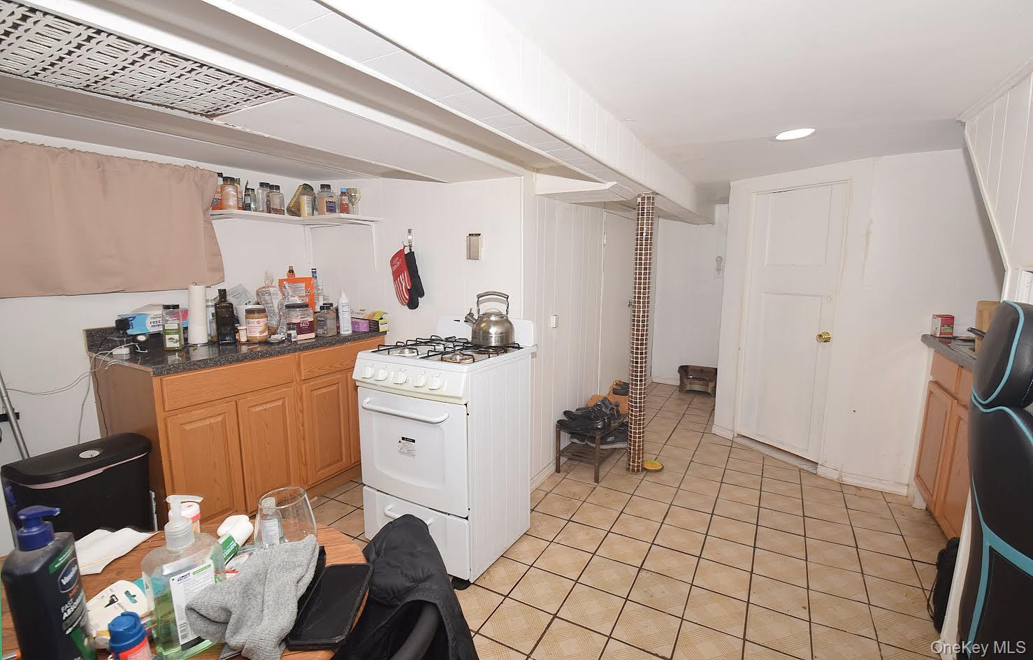 #6 photo, 16414 81st Avenue, クイーンズ区 Jamaica Estates , NY 11432