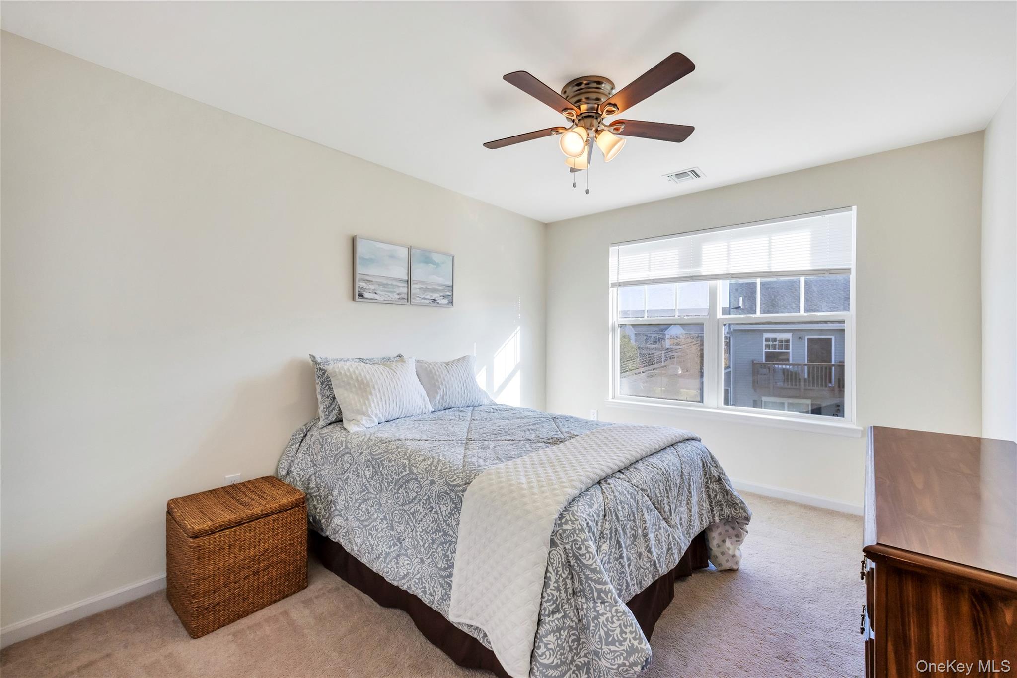 #13 photo, 100 Weatherby Lane, サフォーク郡 Central Islip , NY 11722