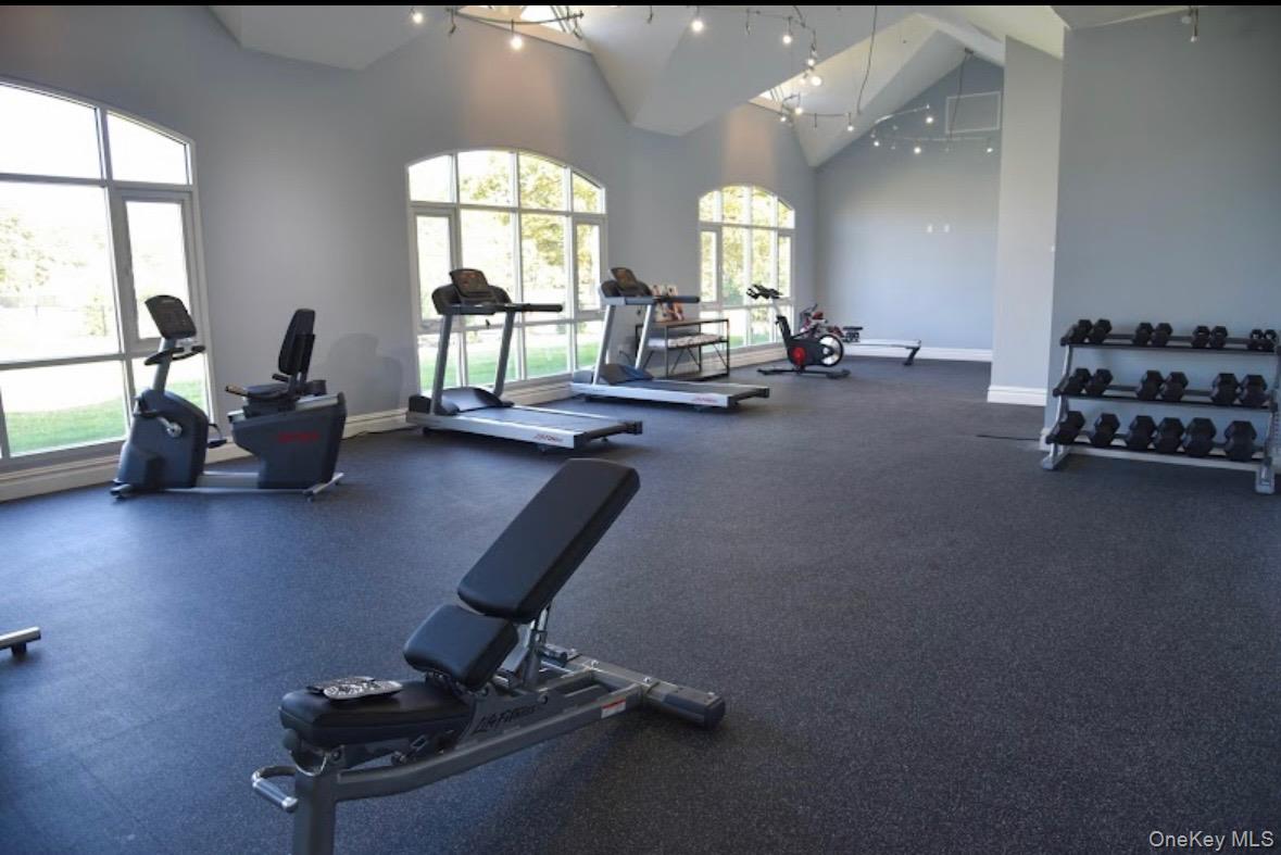 #20 photo, 100 Weatherby Lane, サフォーク郡 Central Islip , NY 11722