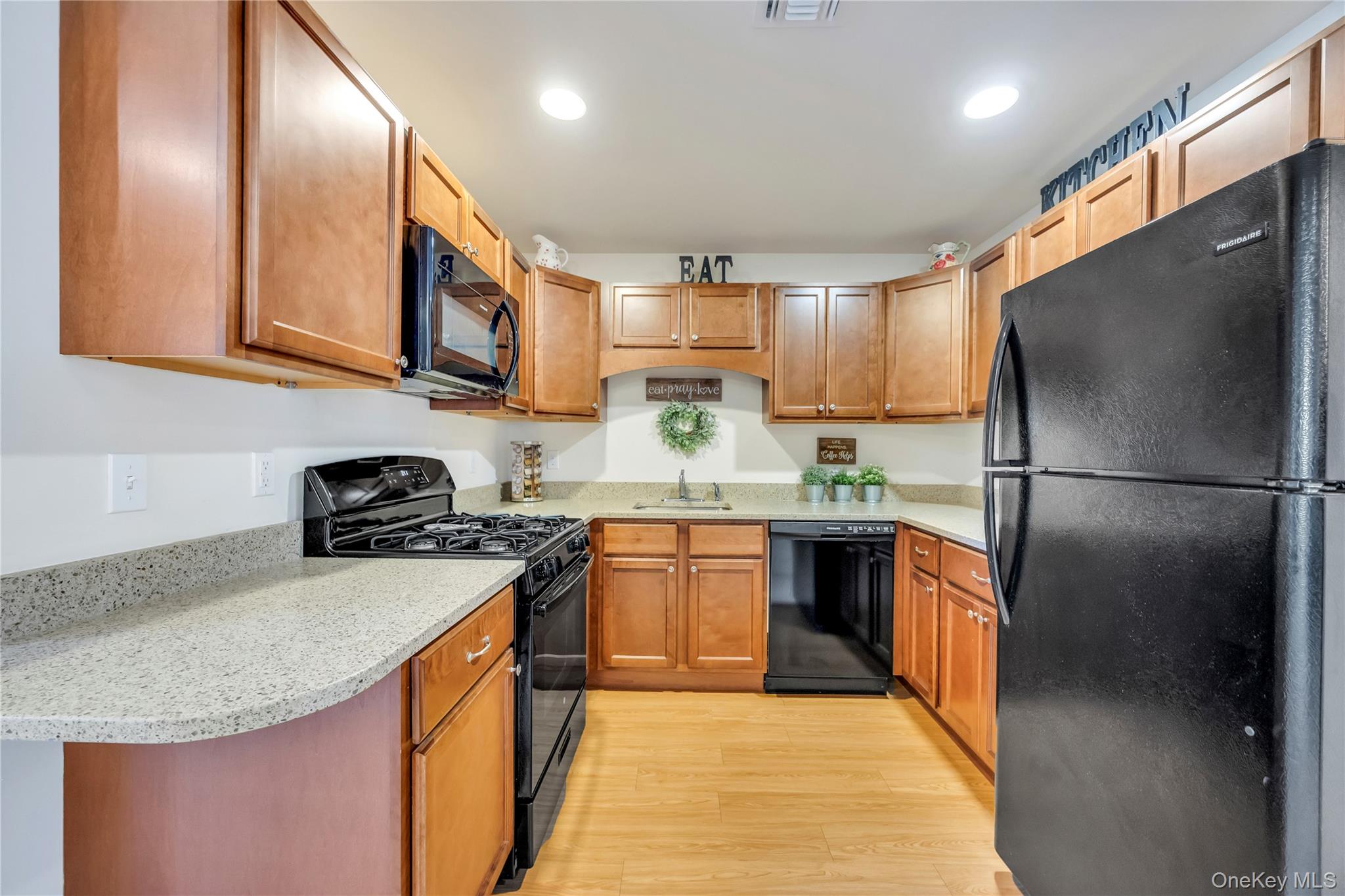 #7 photo, 100 Weatherby Lane, サフォーク郡 Central Islip , NY 11722