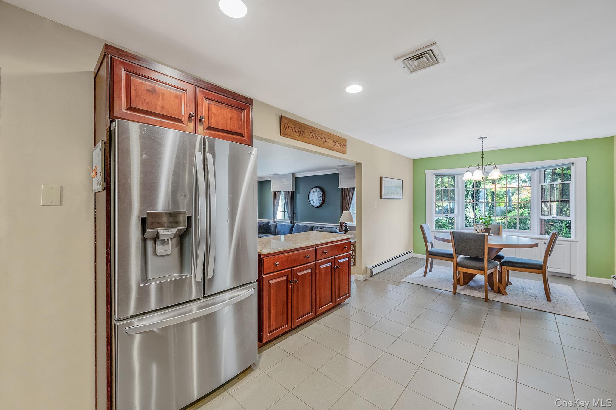 #19 photo, 15 Riviera Court, Great River , NY 11739