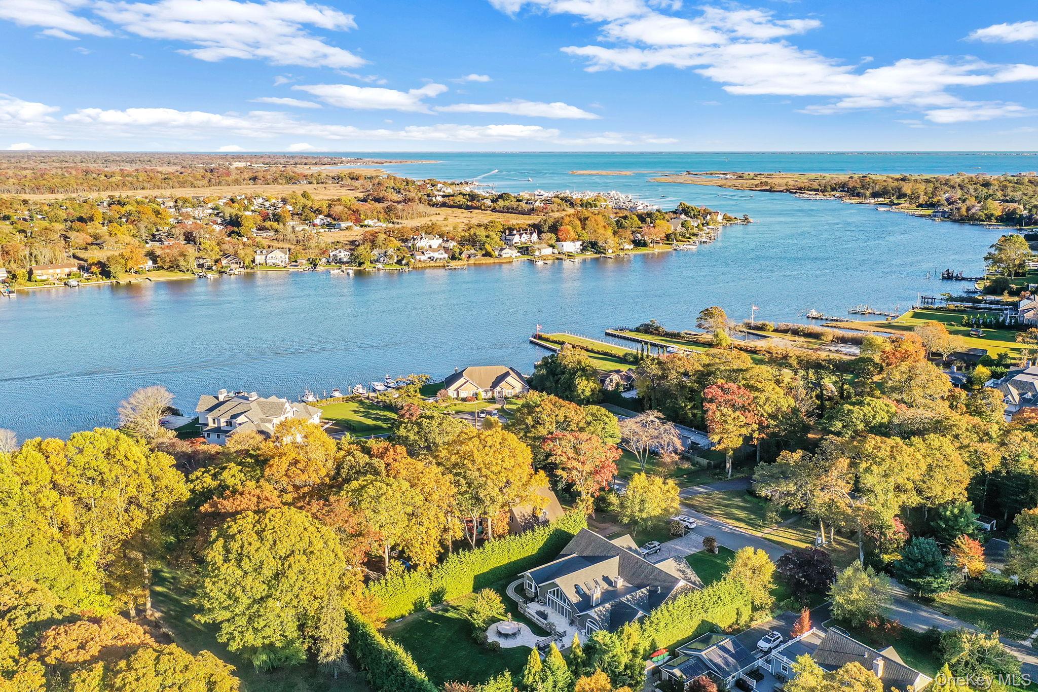 #4 photo, 15 Riviera Court, Great River , NY 11739