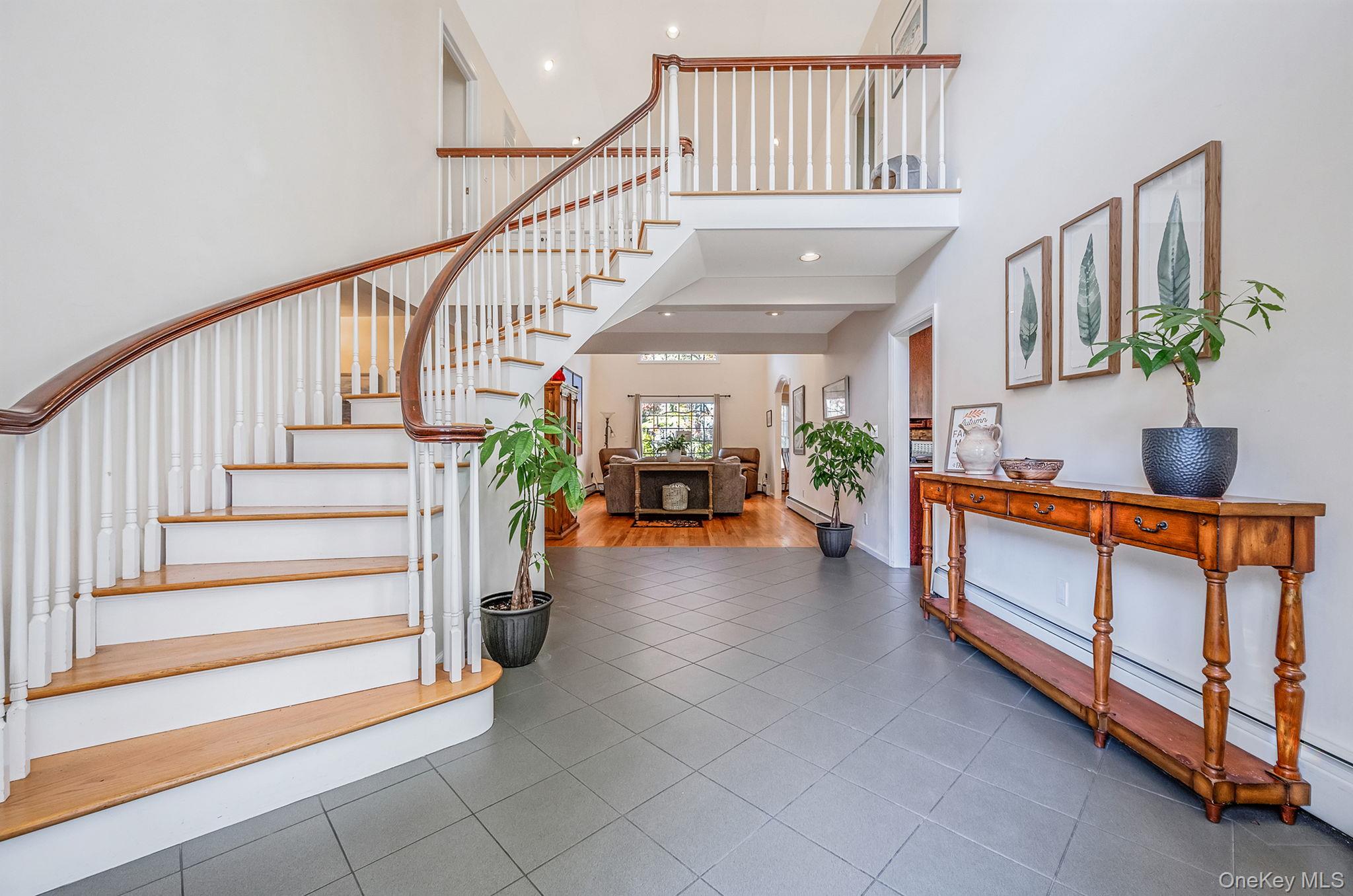 #7 photo, 15 Riviera Court, Great River , NY 11739