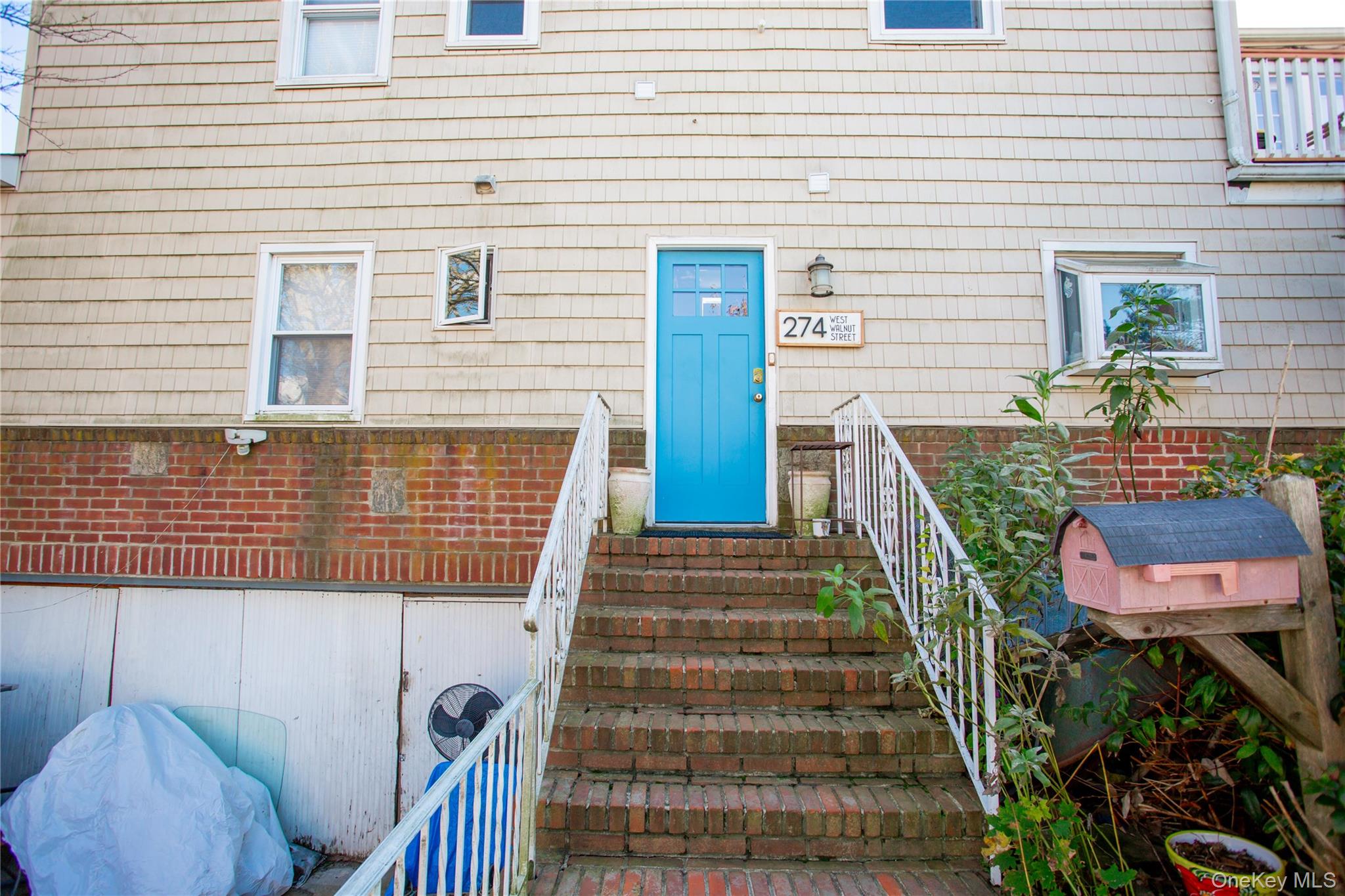 #1 photo, 274 W Walnut Street, ナッソー郡 Long Beach , NY 11561