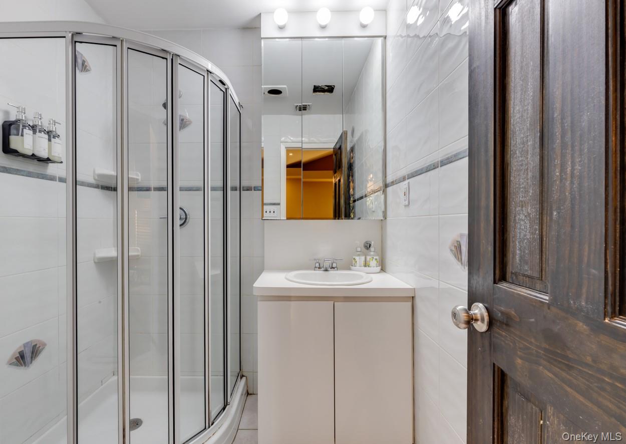 #18 photo, 135 Ocean Avenue, Massapequa , NY 11758