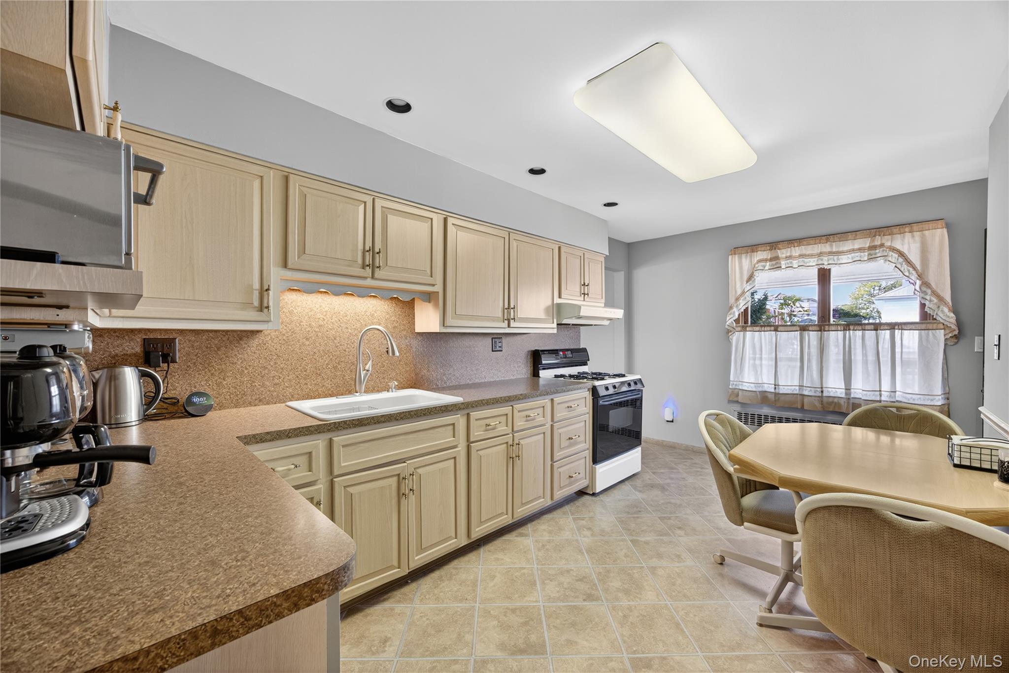 #10 photo, 200 Mallory Avenue, スタテンアイランド Staten Island , NY 10305