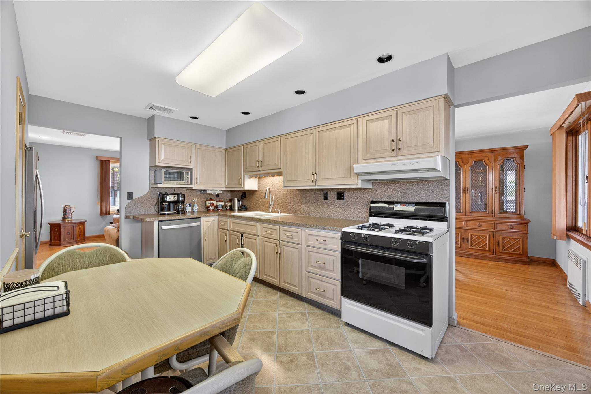 #8 photo, 200 Mallory Avenue, スタテンアイランド Staten Island , NY 10305