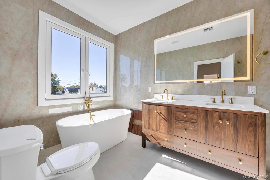 #14 photo, 14 Bark Lane, ナッソー郡 Levittown , NY 11756