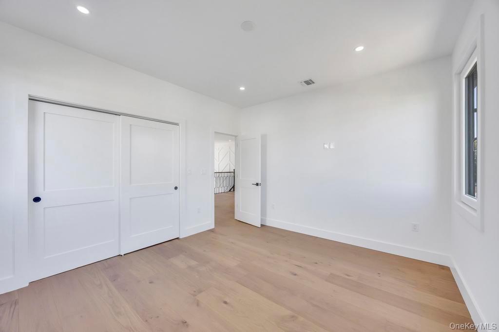 #15 photo, 14 Bark Lane, ナッソー郡 Levittown , NY 11756