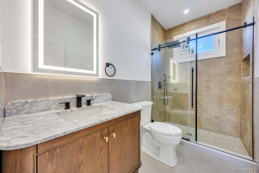 #16 photo, 14 Bark Lane, ナッソー郡 Levittown , NY 11756