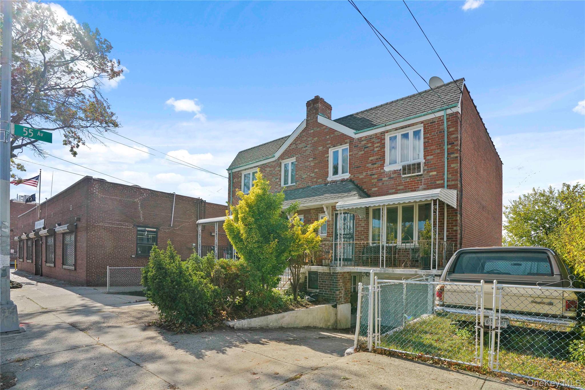 #8 photo, 5444 69th Street, クイーンズ区 Maspeth , NY 11378