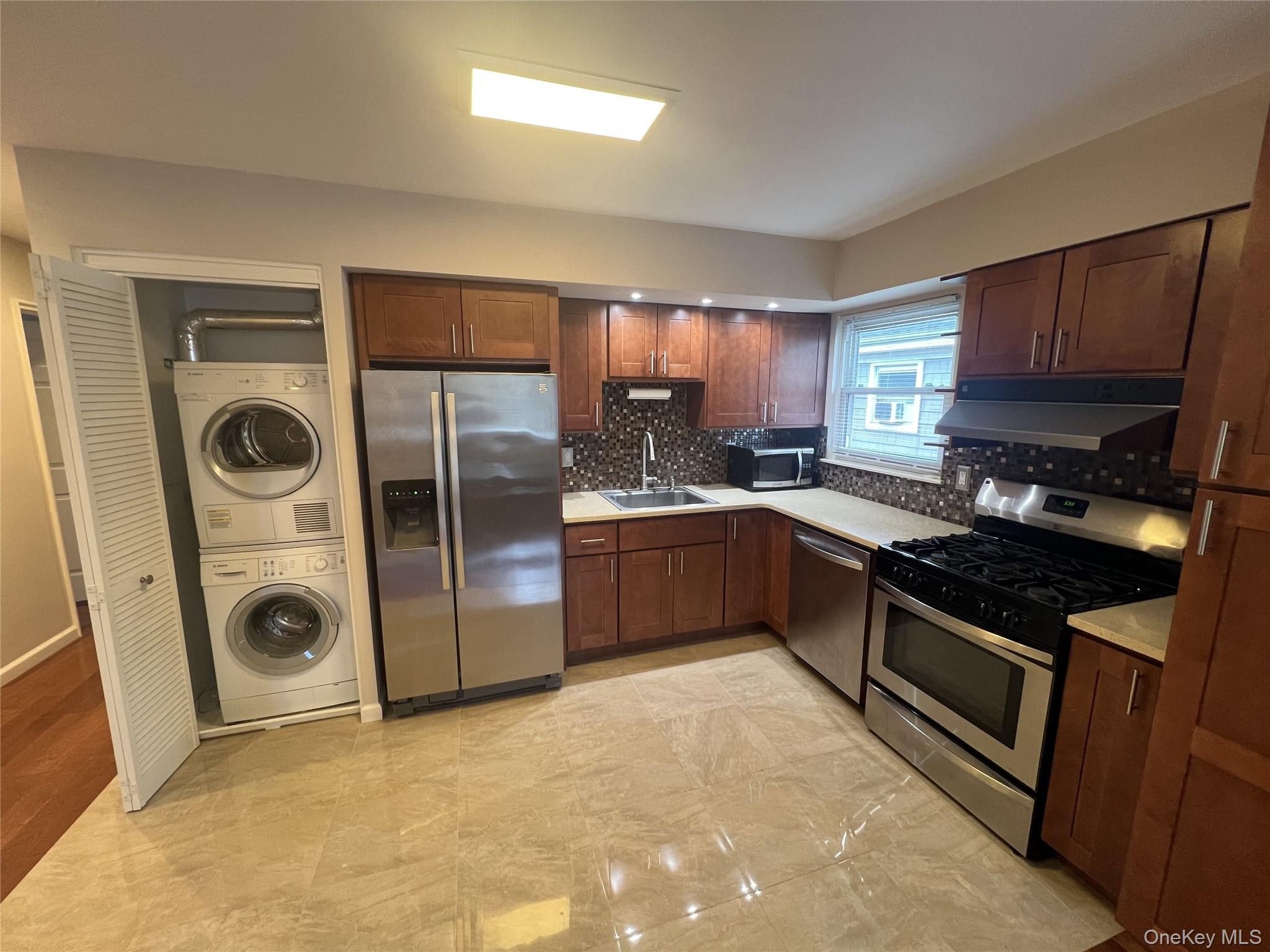 #4 photo, Howard Beach, クイーンズ区 Howard Beach , NY 11414