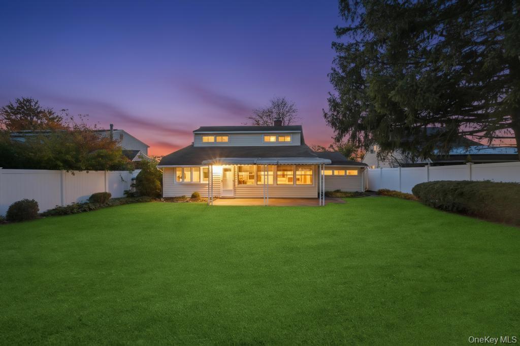 #3 photo, 51 Fireplace Lane, ナッソー郡 Hicksville , NY 11801