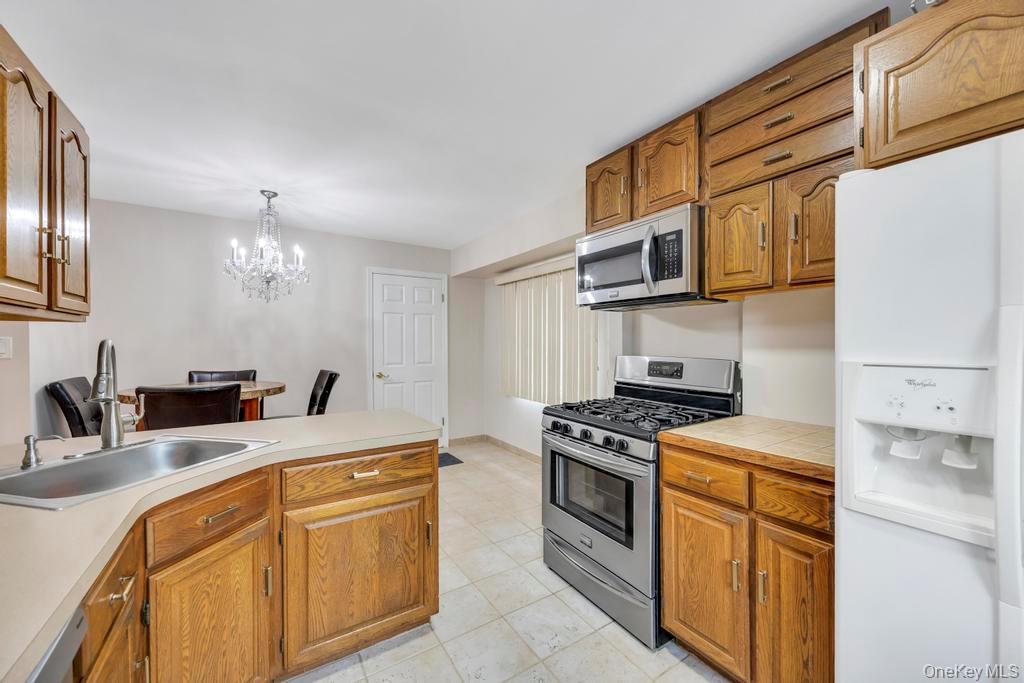 #4 photo, 30 Andover Lane, ナッソー郡 Hicksville , NY 11801