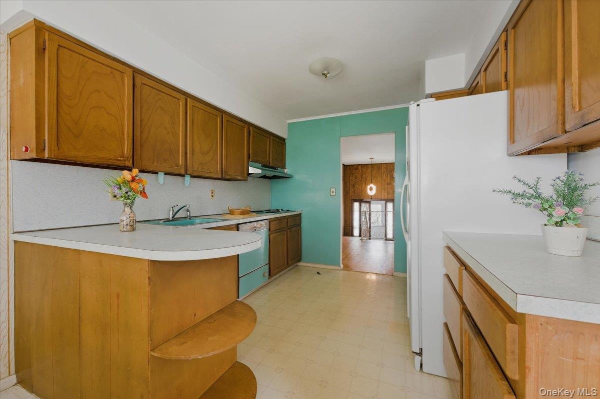 #10 photo, 10 Gate Lane, West Islip , NY 11795