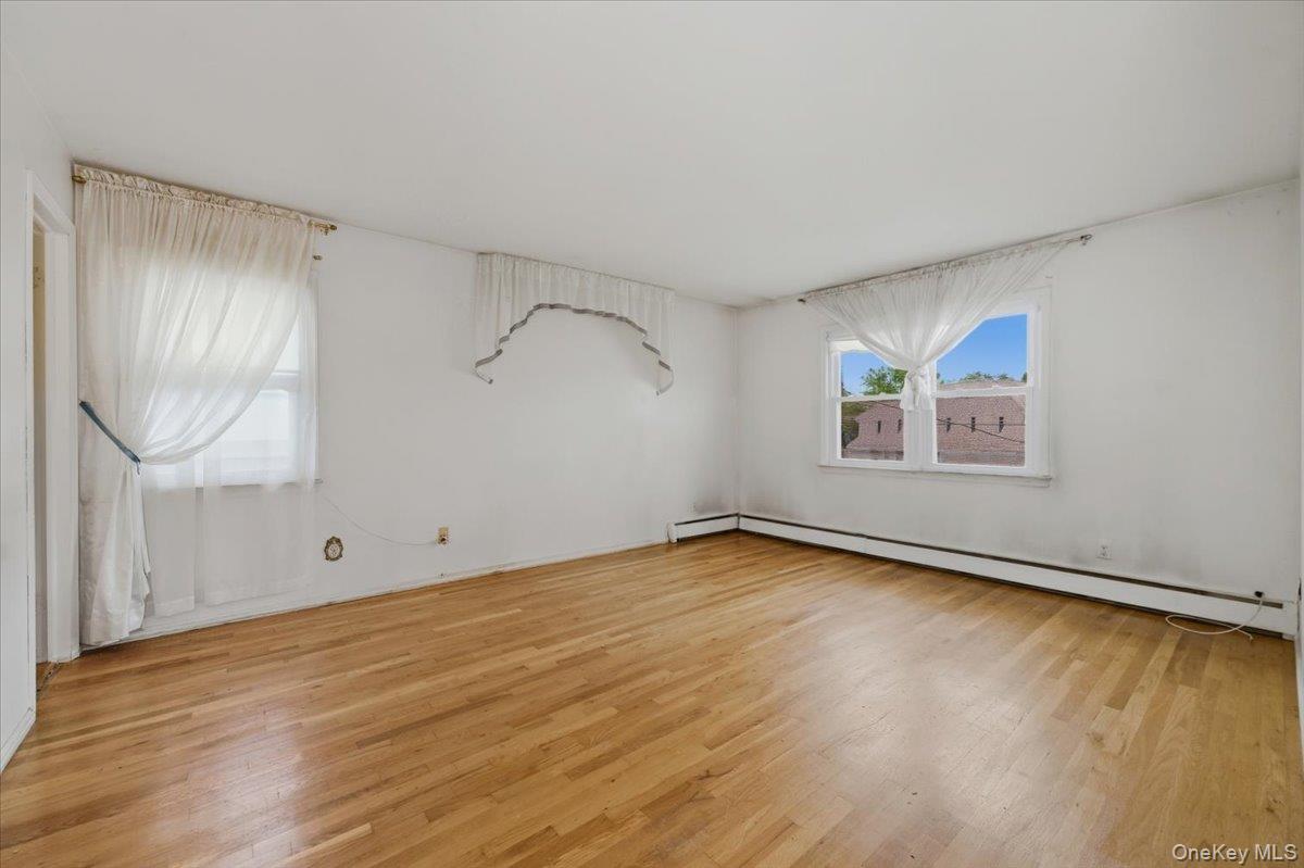 #13 photo, 10 Gate Lane, West Islip , NY 11795