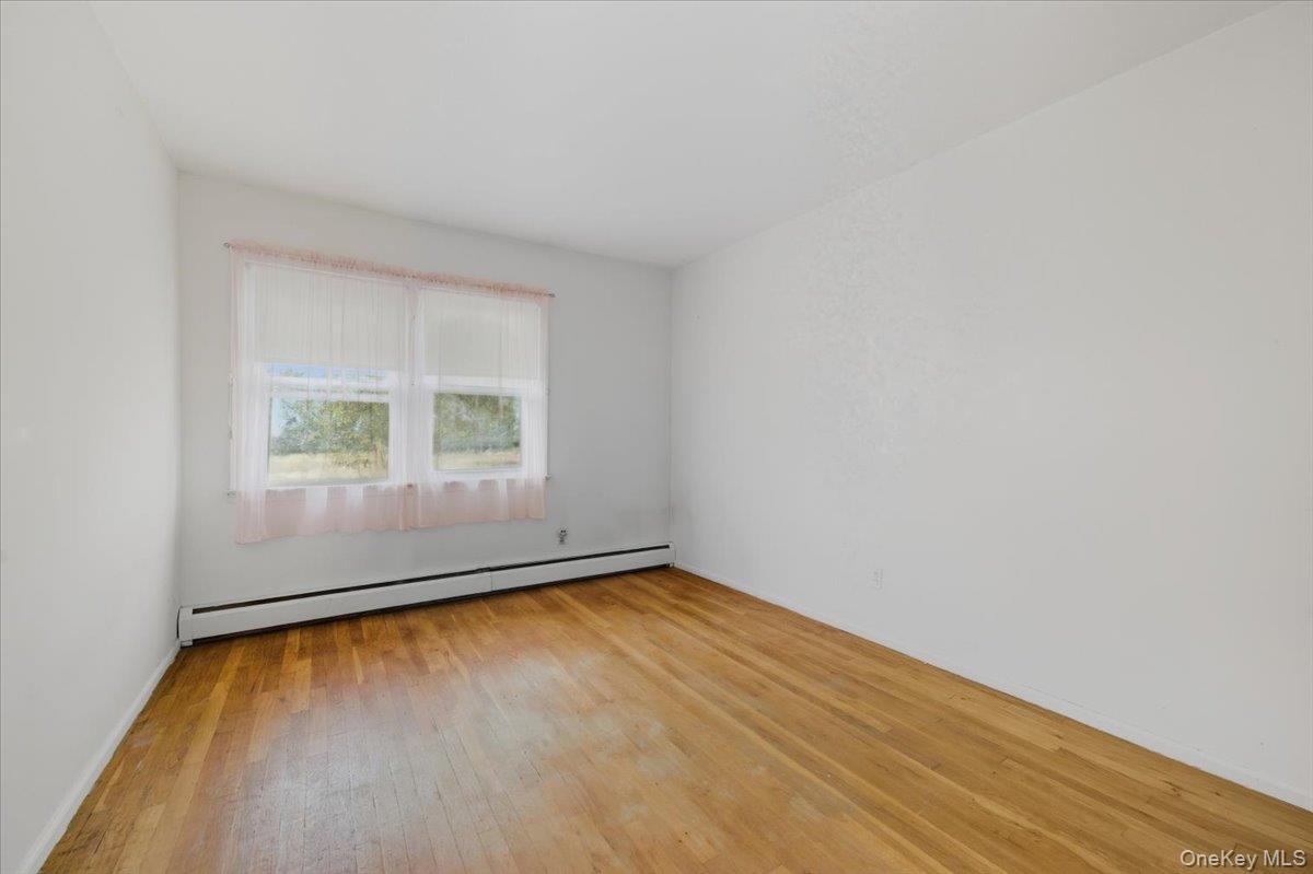 #16 photo, 10 Gate Lane, West Islip , NY 11795