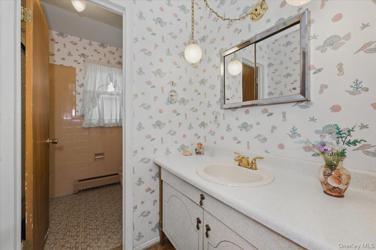 #20 photo, 10 Gate Lane, West Islip , NY 11795