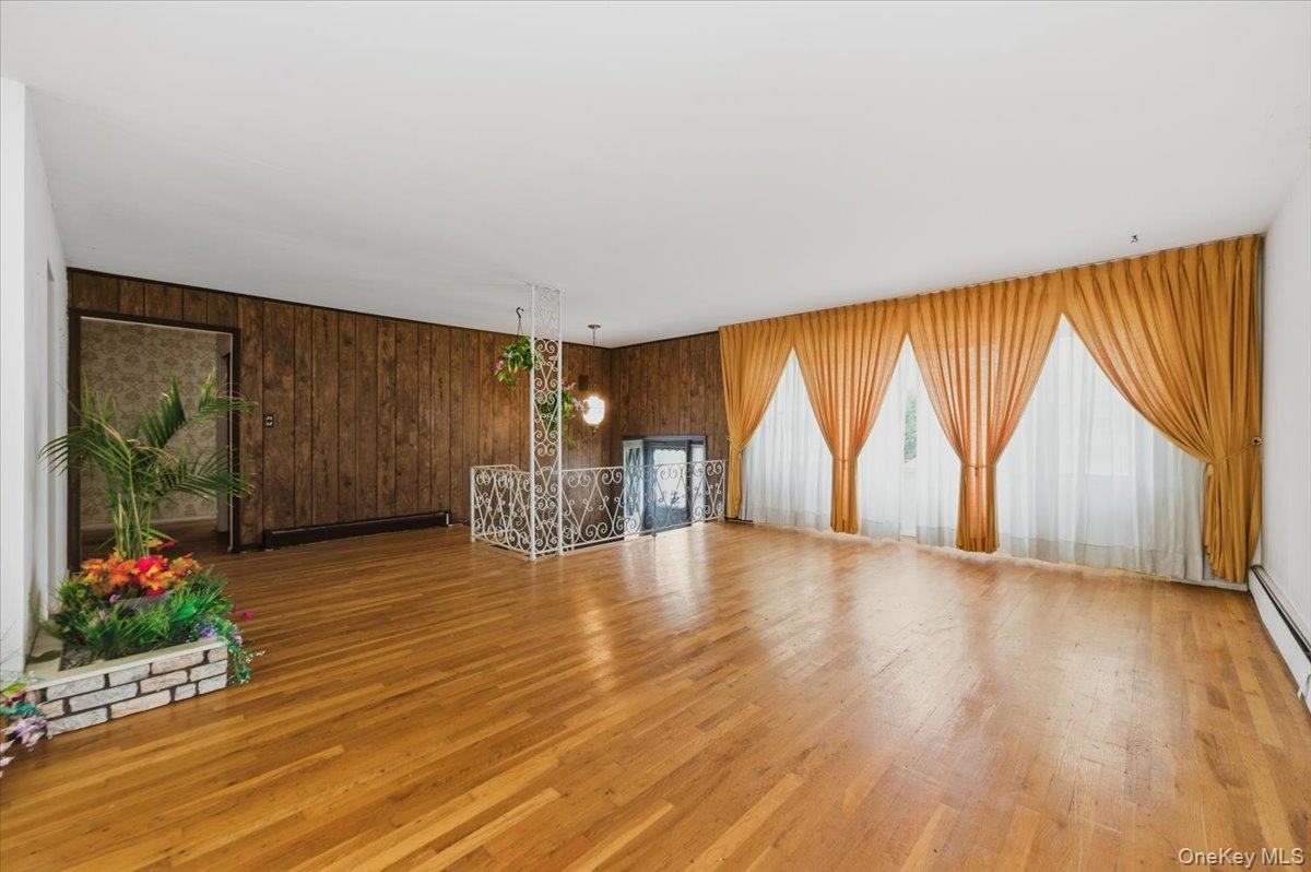 #4 photo, 10 Gate Lane, West Islip , NY 11795