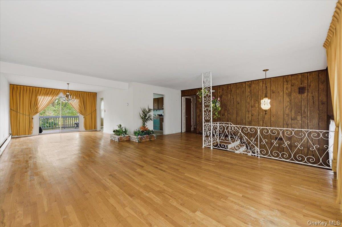 #5 photo, 10 Gate Lane, West Islip , NY 11795