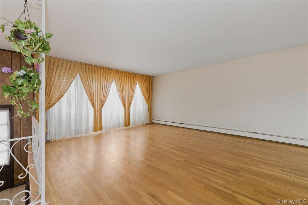 #6 photo, 10 Gate Lane, West Islip , NY 11795