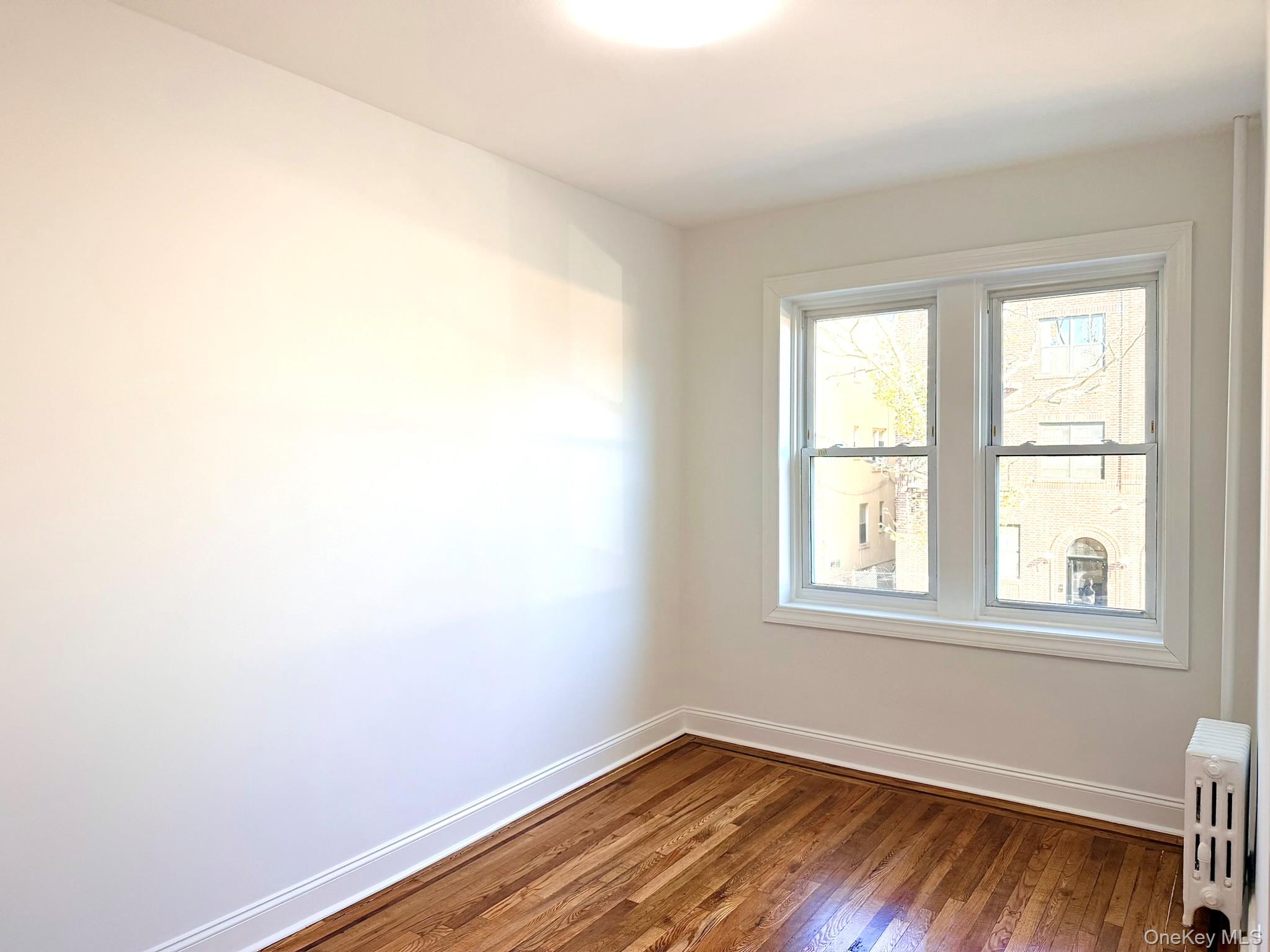 #13 photo, 47-48 43 Street, クイーンズ区 Woodside , NY 11377