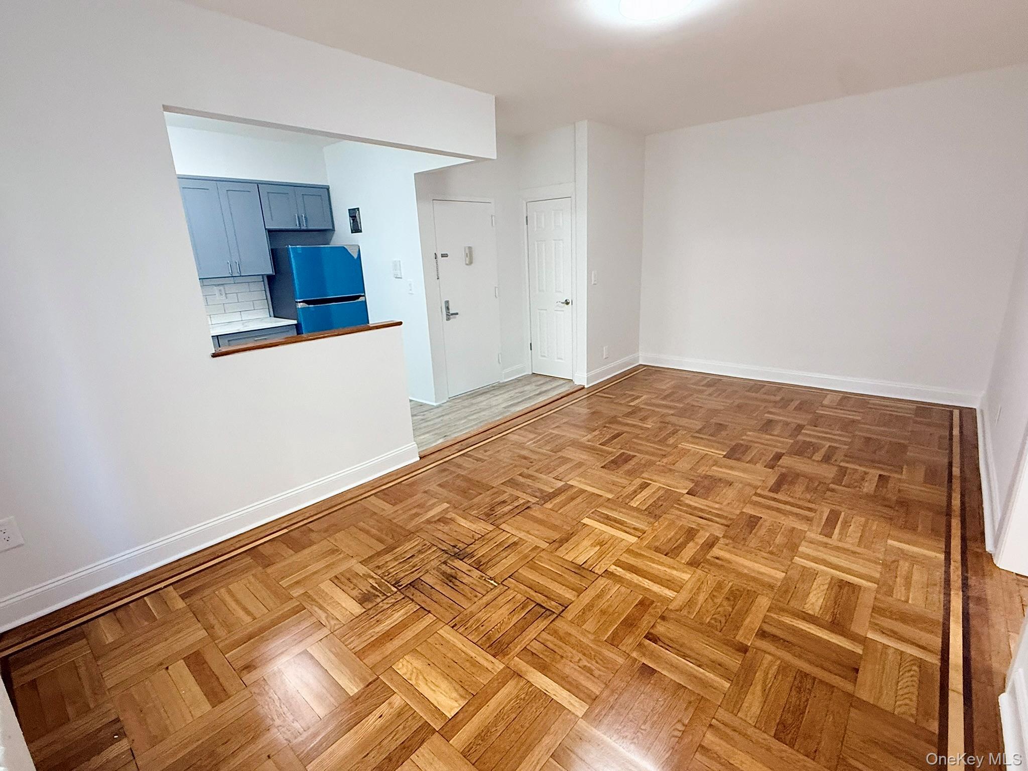 #8 photo, 47-48 43 Street, クイーンズ区 Woodside , NY 11377