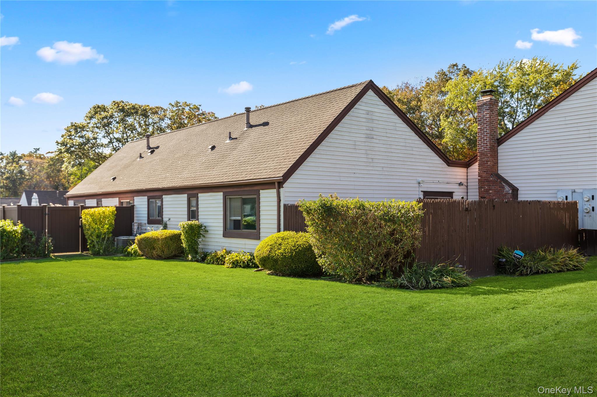 #13 photo, 93 Gauguin Court, Middle Island , NY 11953