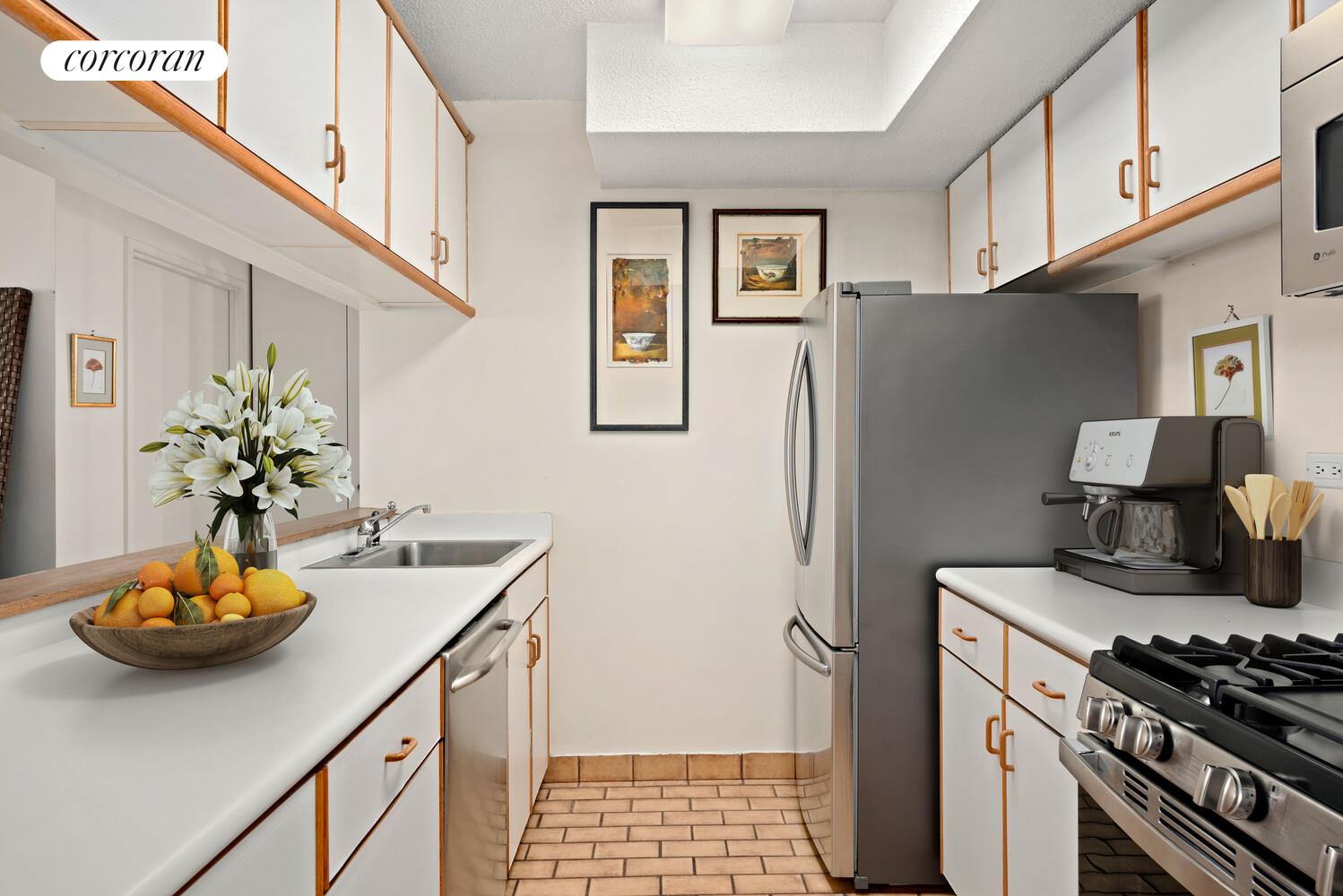 #5 photo, 377 RECTOR Place, Battery Park City , NY 10280