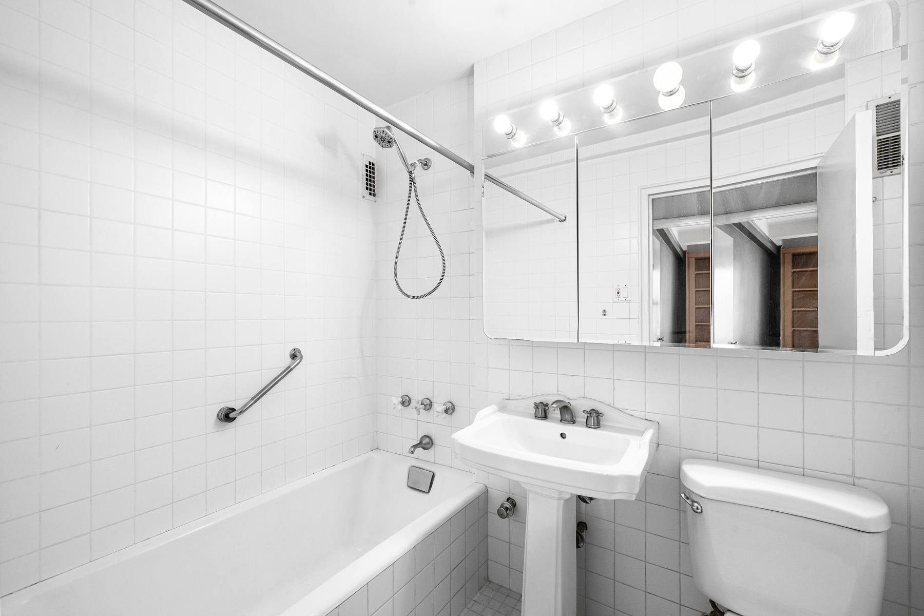 #13 photo, 123 E 37th Street, マンハッタン Murray Hill , NY 10016