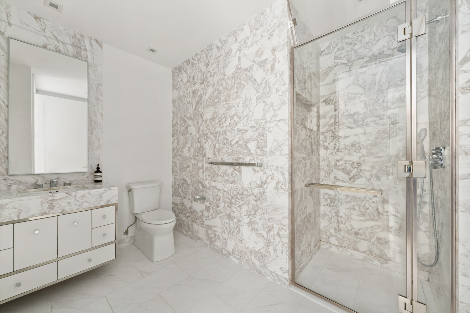 #6 photo, 138 E 50TH Street, マンハッタン Turtle Bay , NY 10022