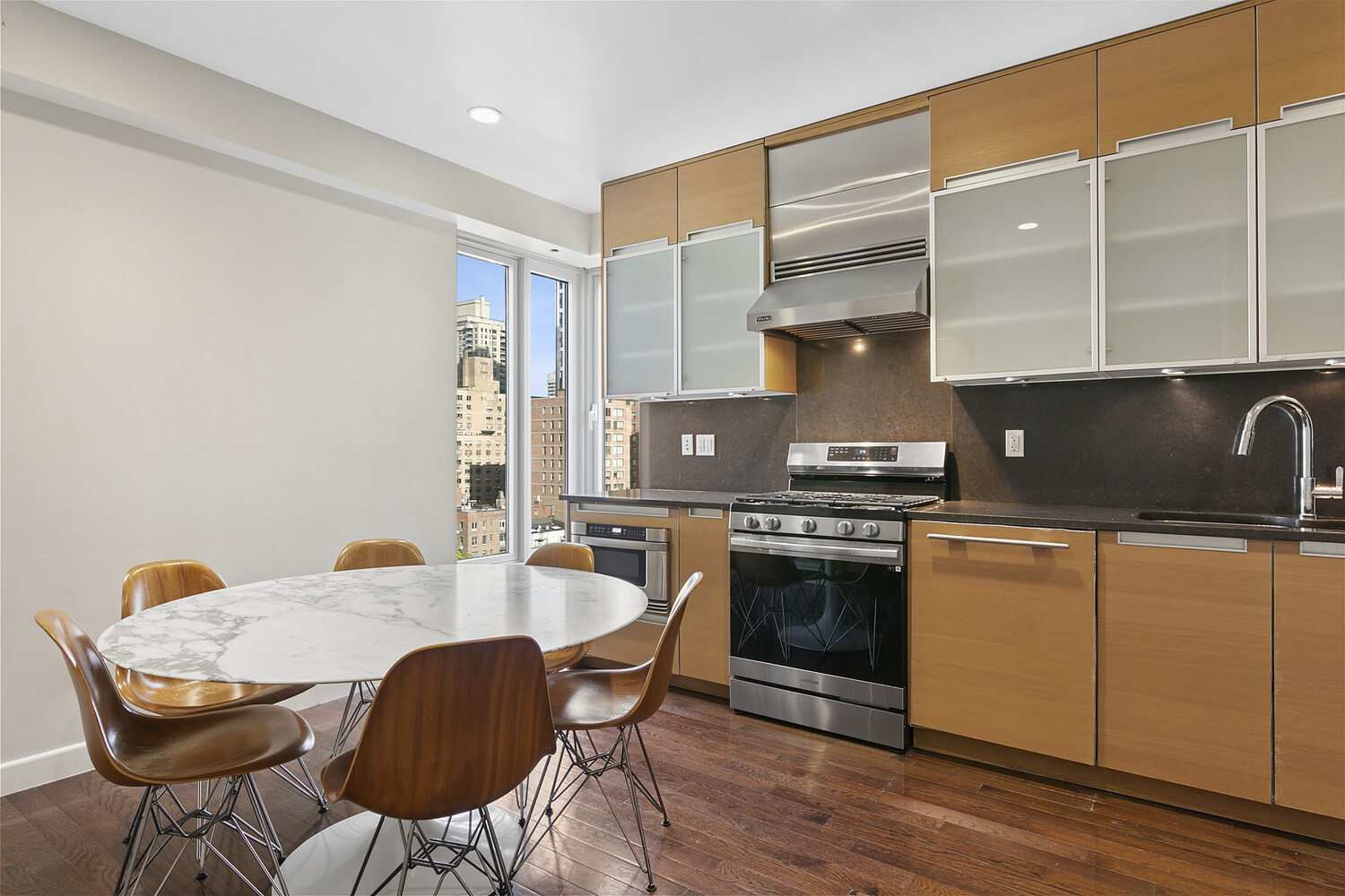 #5 photo, 303 E 77TH Street, マンハッタン Lenox Hill , NY 10075