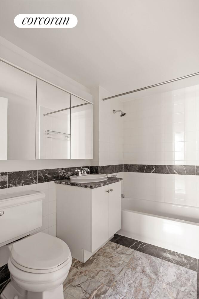 #17 photo, 425 MAIN Street, Roosevelt Island , NY 10044