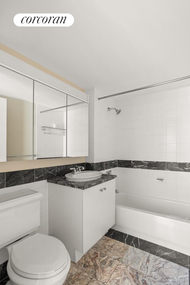 #8 photo, 425 MAIN Street, Roosevelt Island , NY 10044