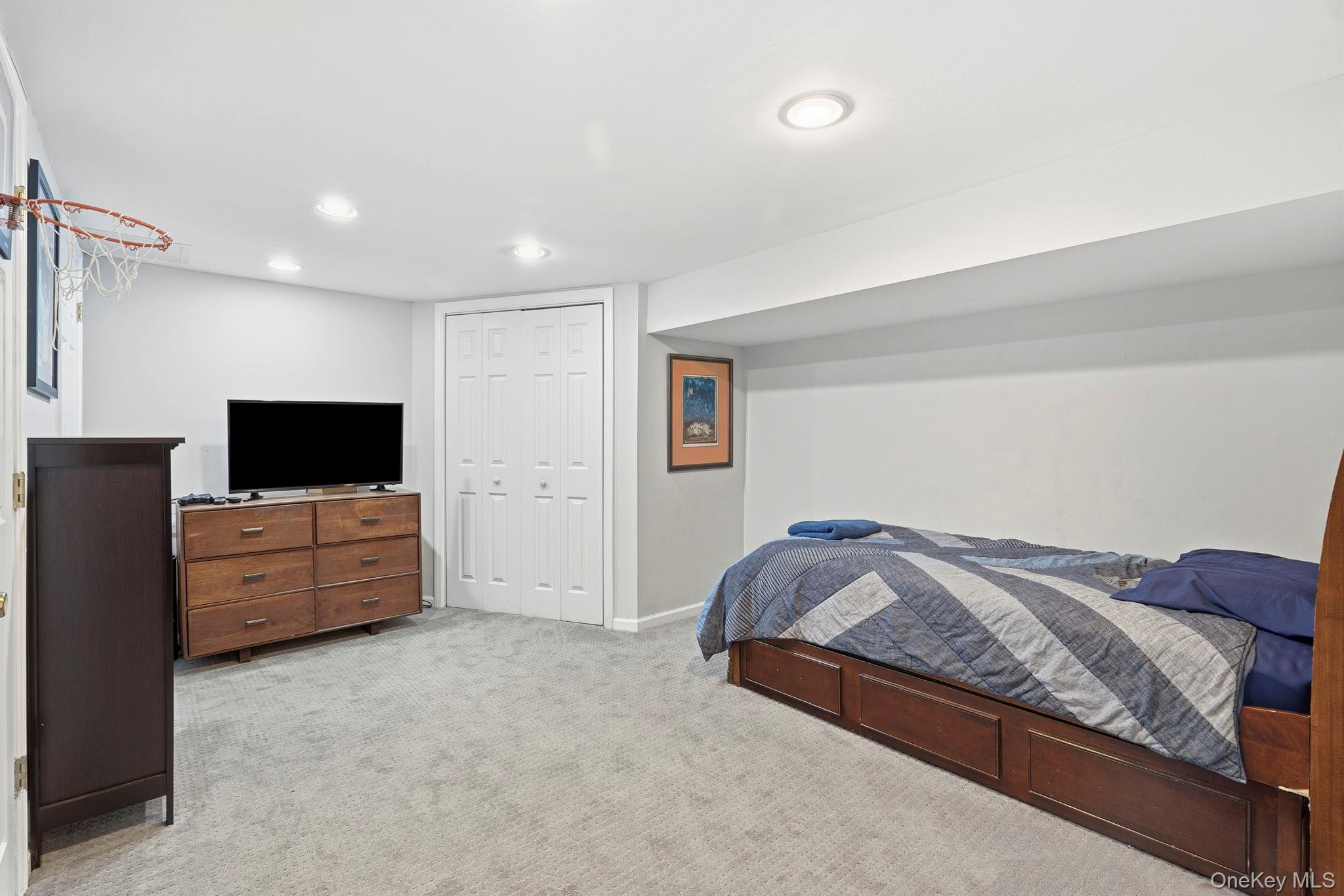 #17 photo, 52 Rogers Drive, New Rochelle , NY 10804