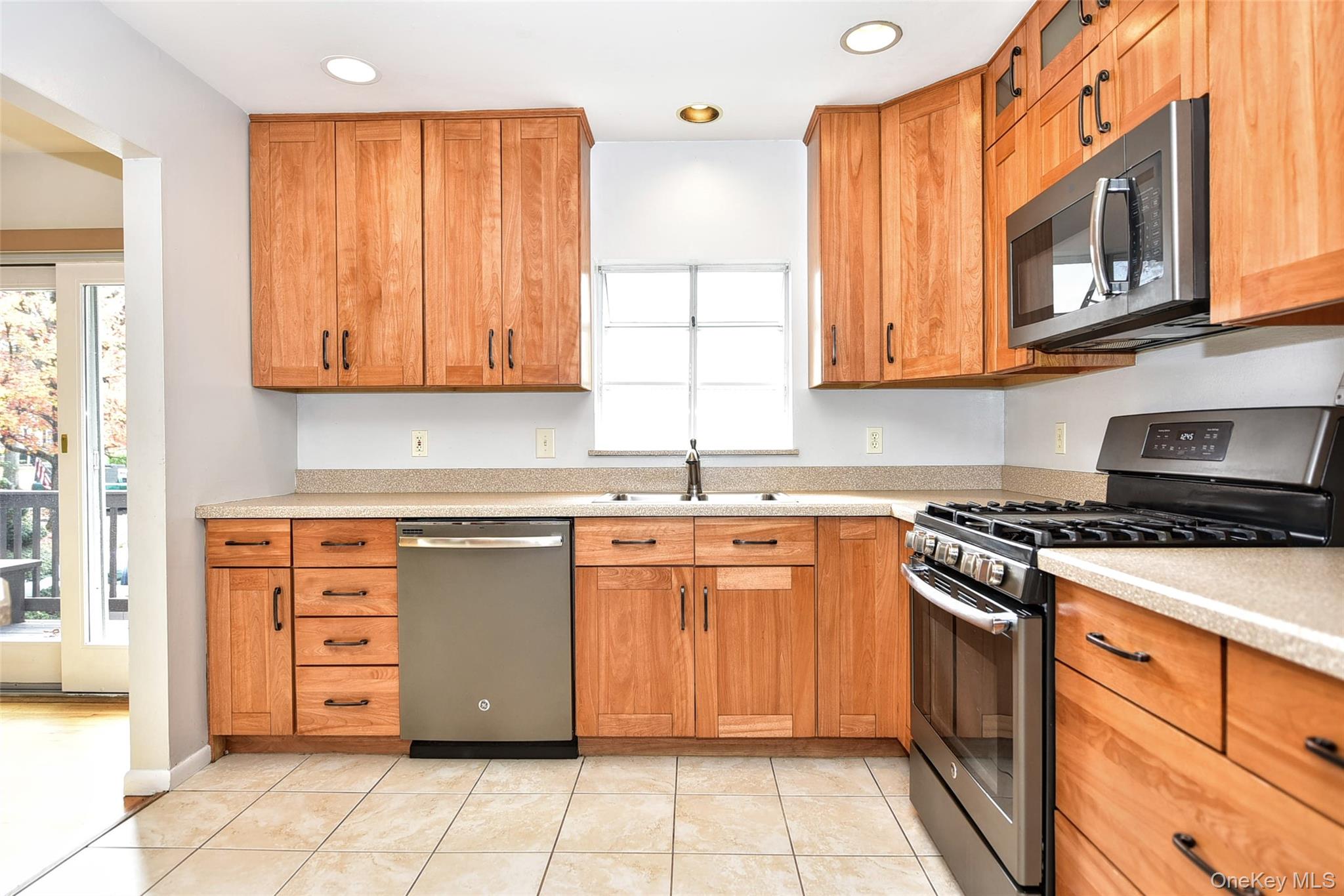 #14 photo, 33 S Hillcrest Road, Suffern , NY 10901