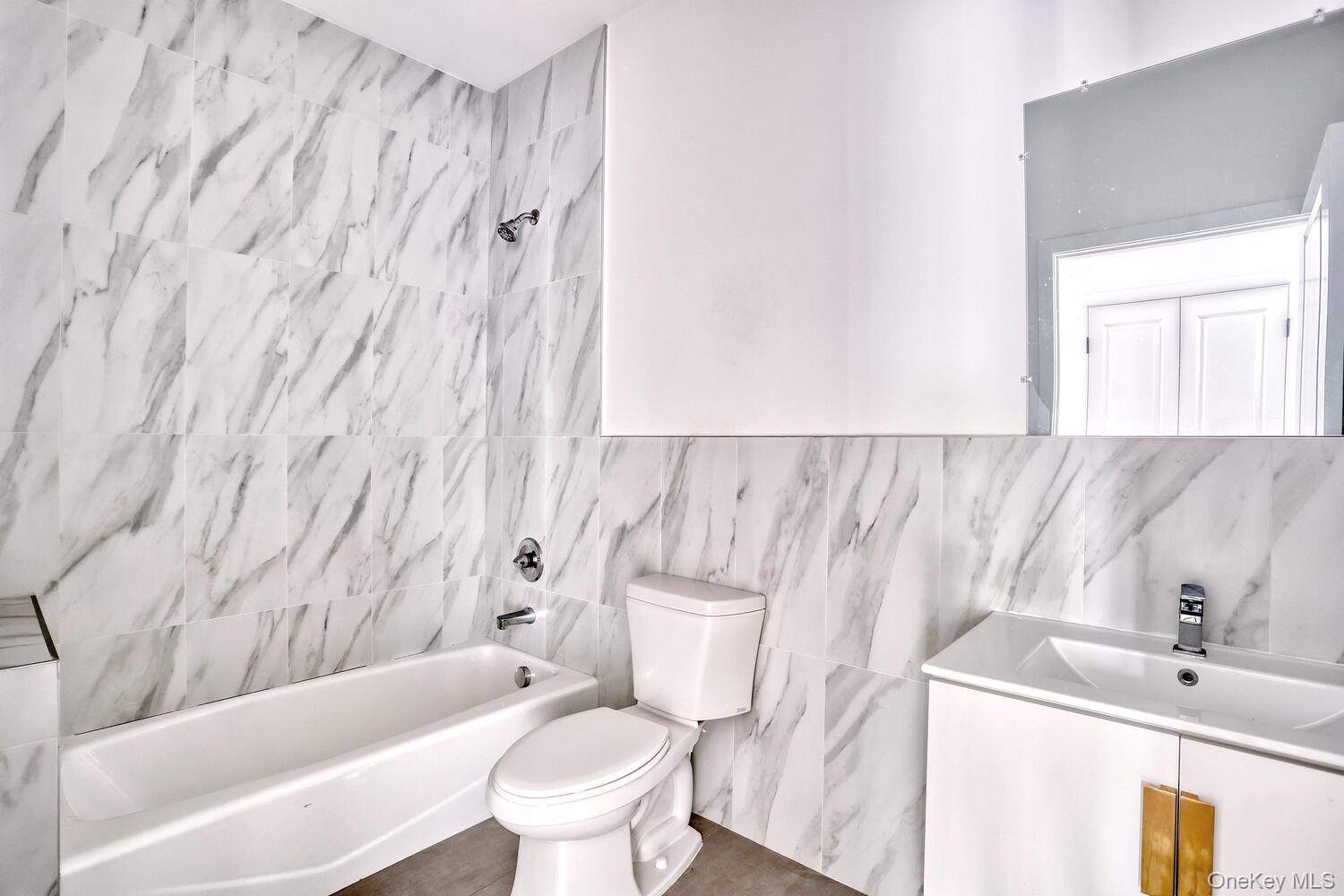 #12 photo, 962 S Route 9W, Congers , NY 10920