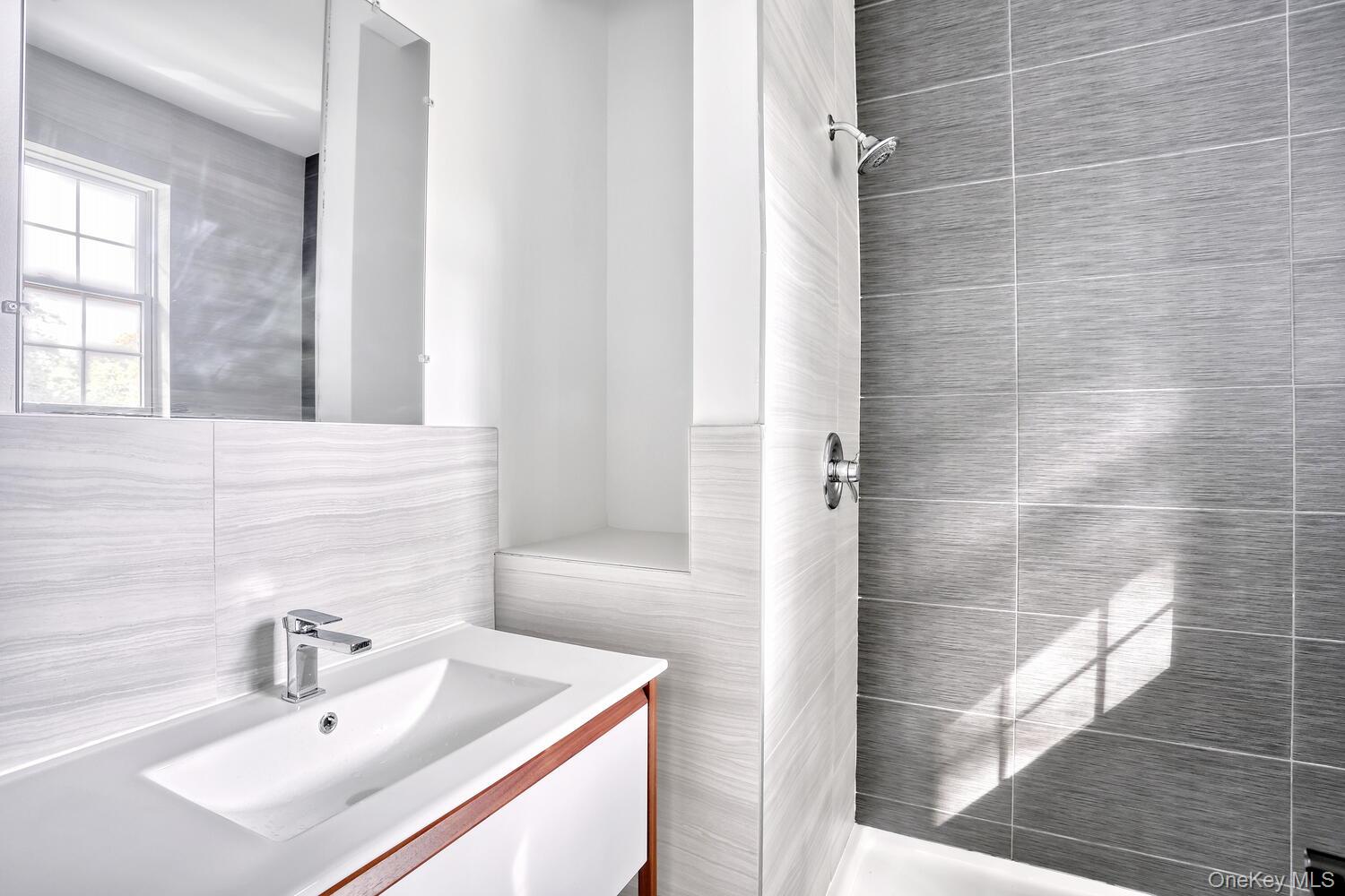 #16 photo, 962 S Route 9W, Congers , NY 10920