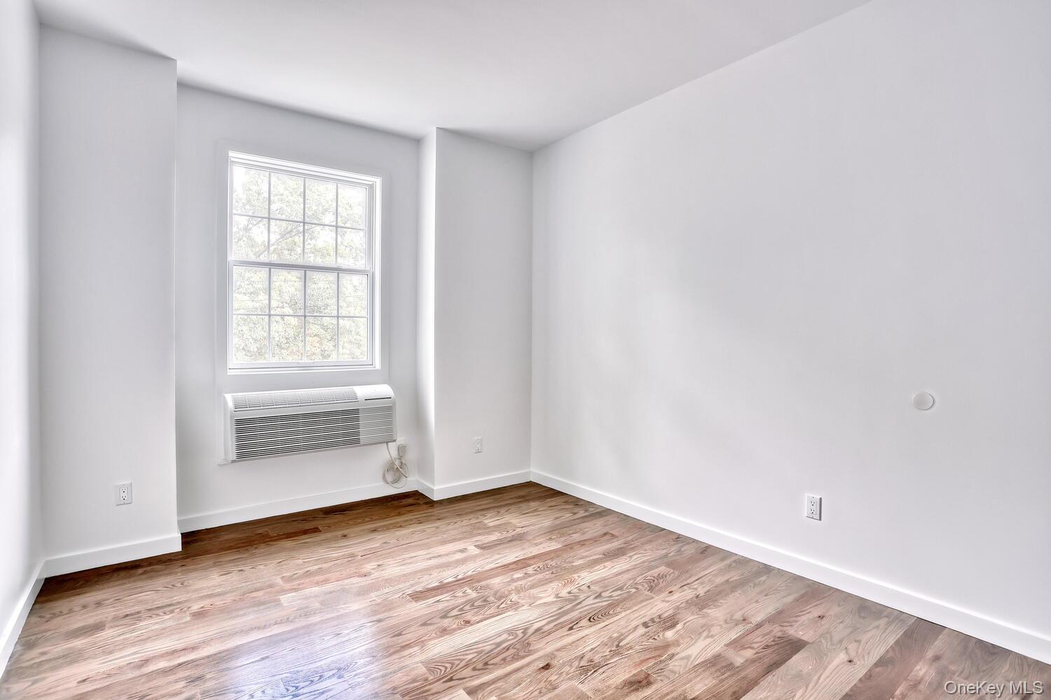 #19 photo, 962 S Route 9W, Congers , NY 10920