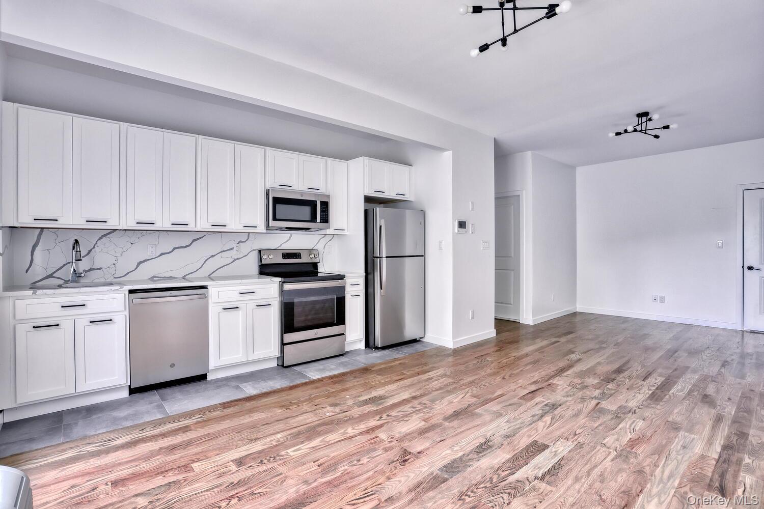 #8 photo, 962 S Route 9W, Congers , NY 10920