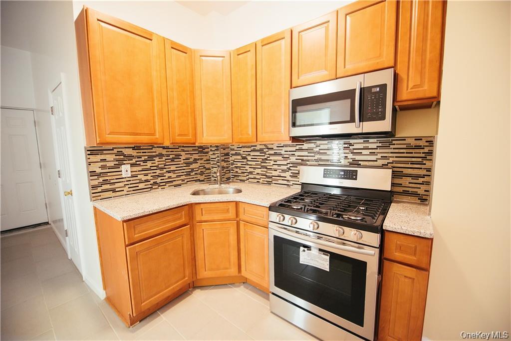 #11 photo, 1443 Beach Avenue, ブロンクス区 Bronx , NY 10460