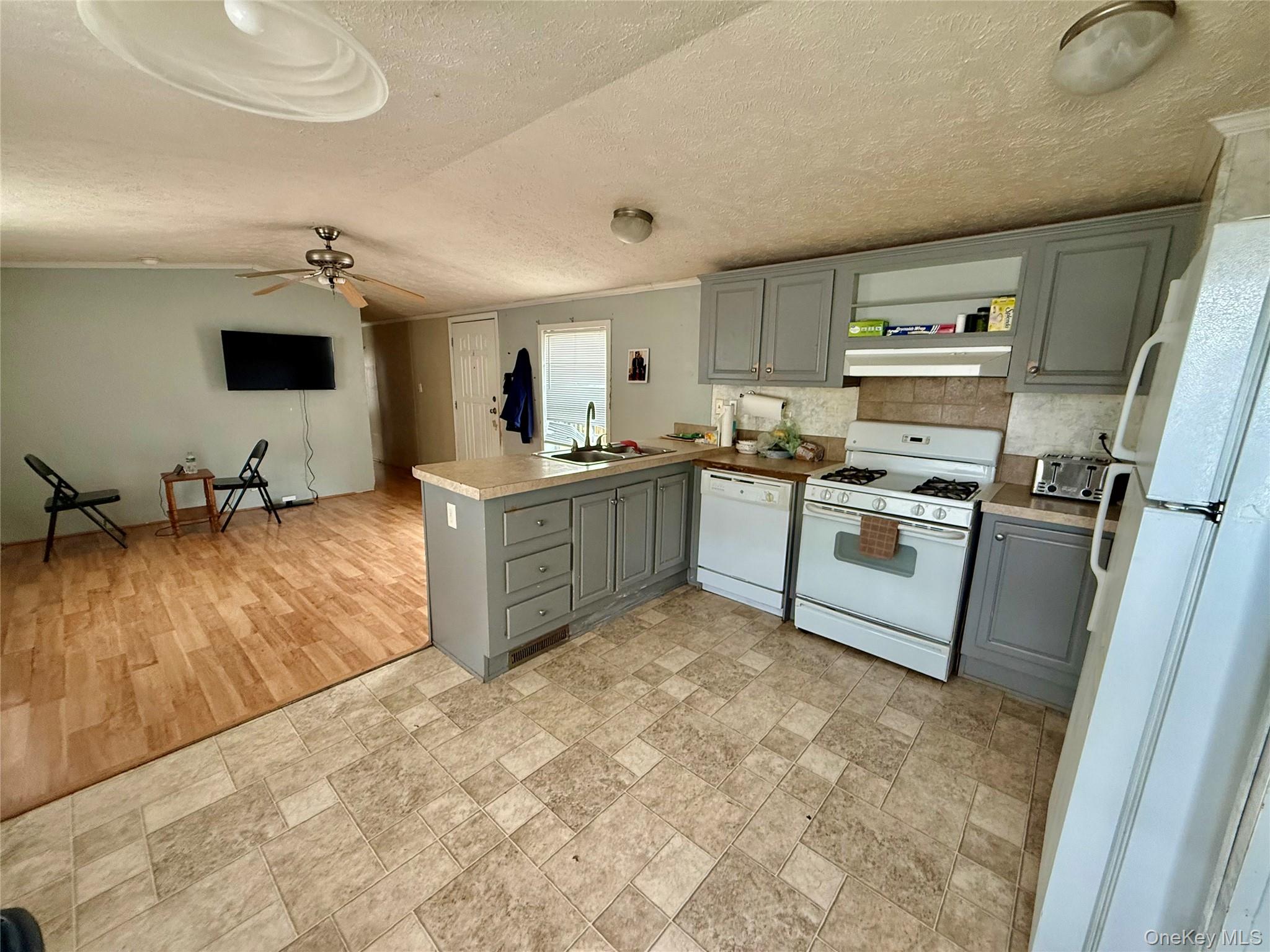 #5 photo, 568 Gulliver Terrace, Walden , NY 12586