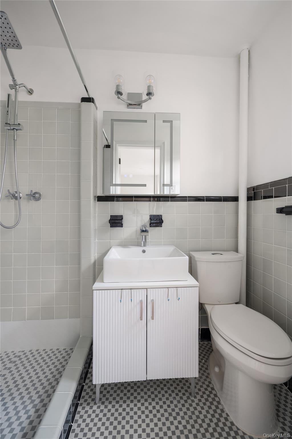 #11 photo, 5430 Netherland Avenue, Bronx , NY 10471