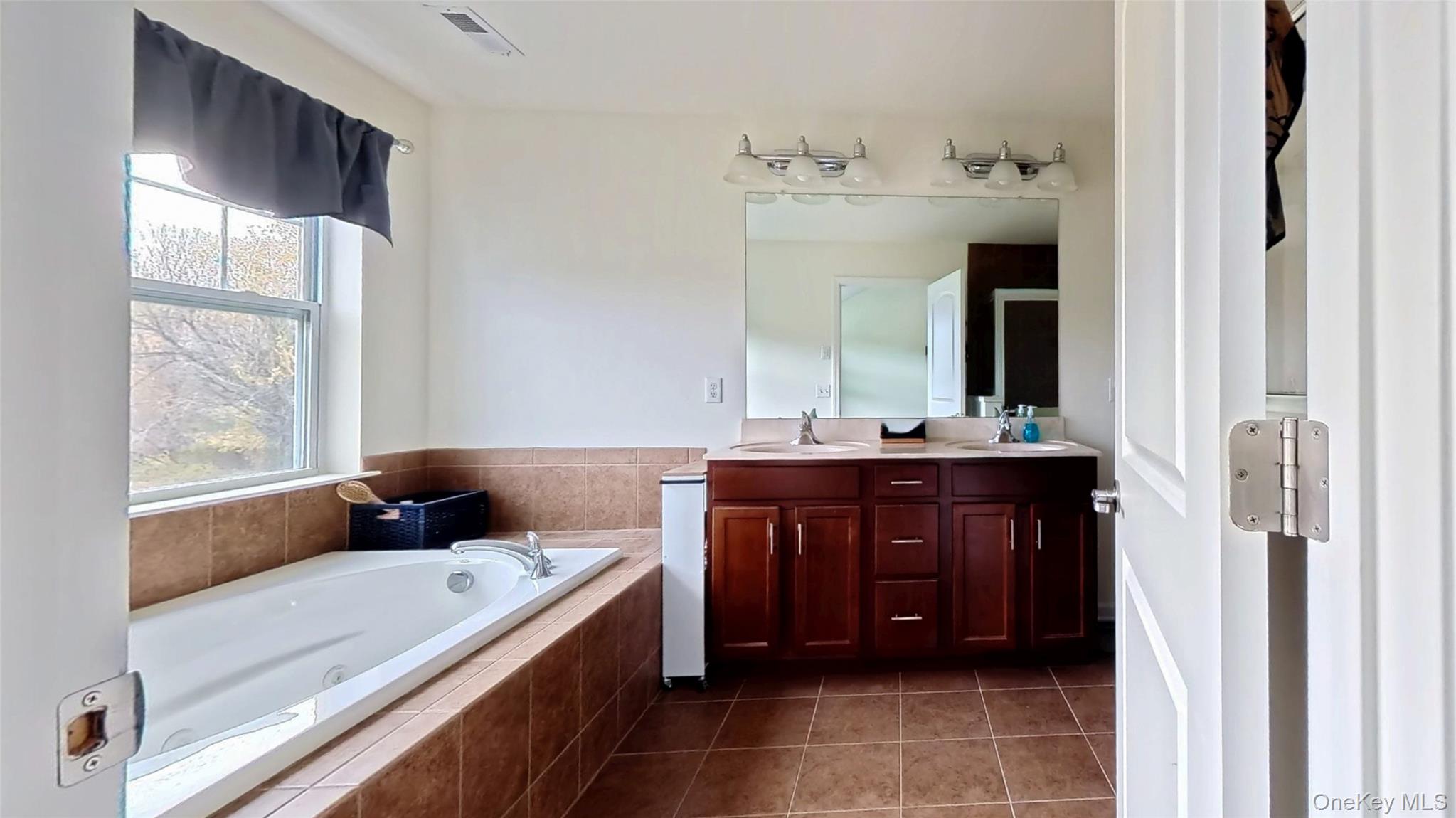 #15 photo, 15 Lindentree Lane, Middletown , NY 10940