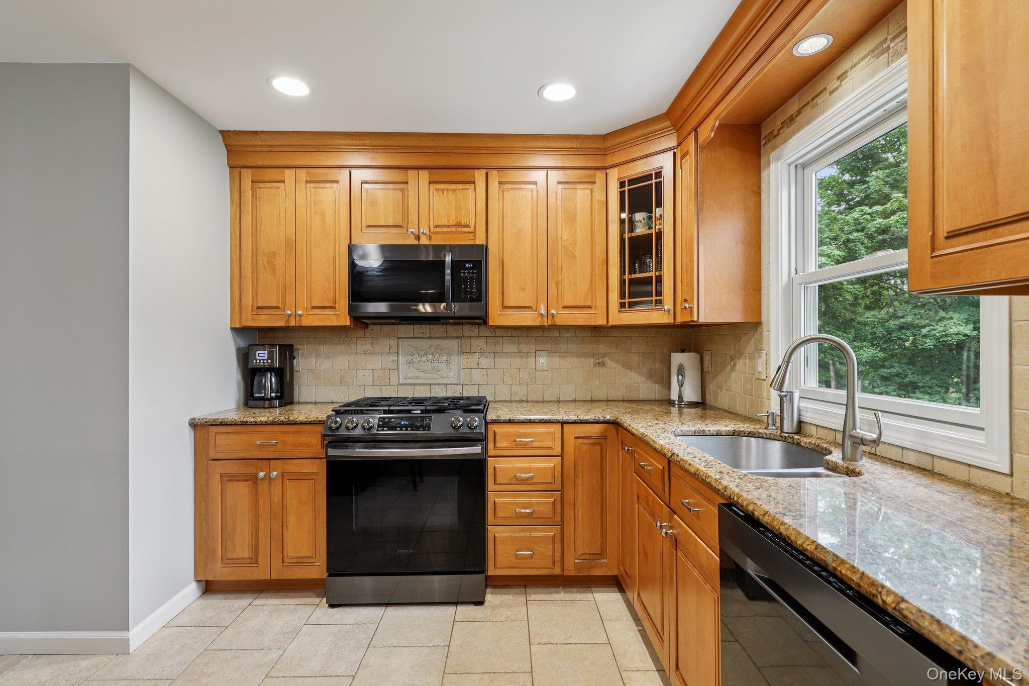 #11 photo, 118 Standish Drive, Pearl River , NY 10965