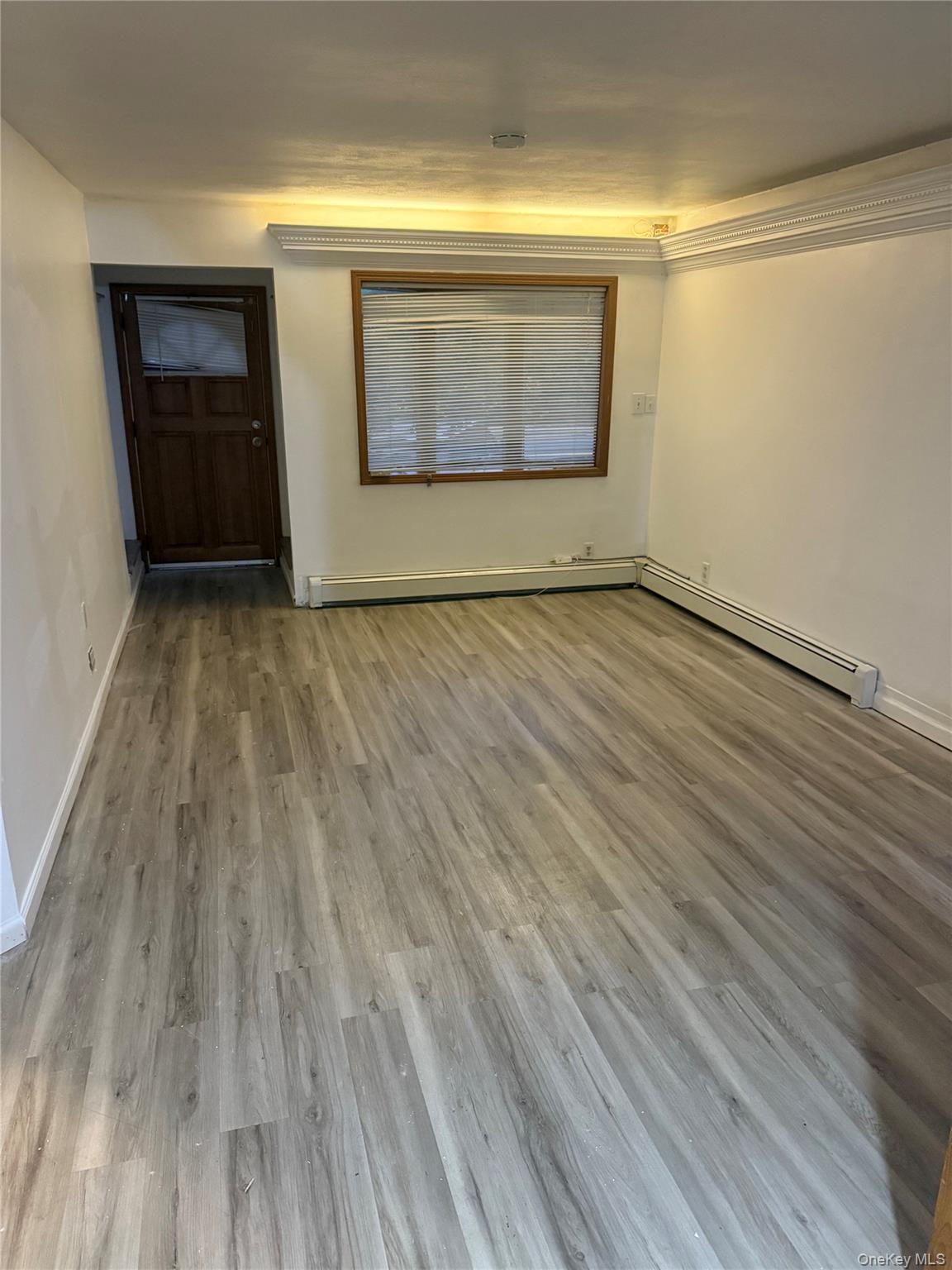 #2 photo, 178 Commack Road, サフォーク郡 Deer Park , NY 11729