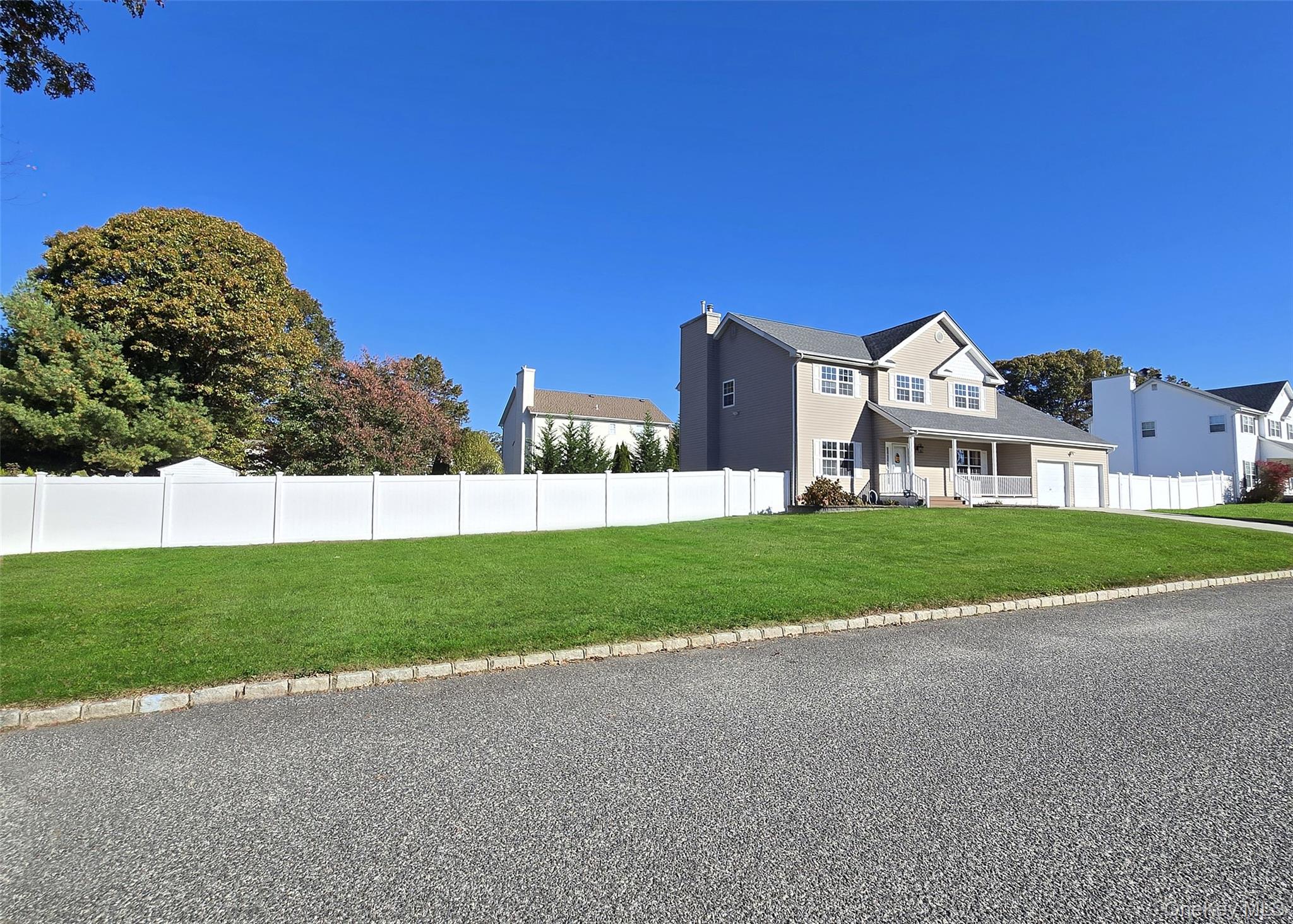 #2 photo, 5 North Street, サフォーク郡 Coram , NY 11727