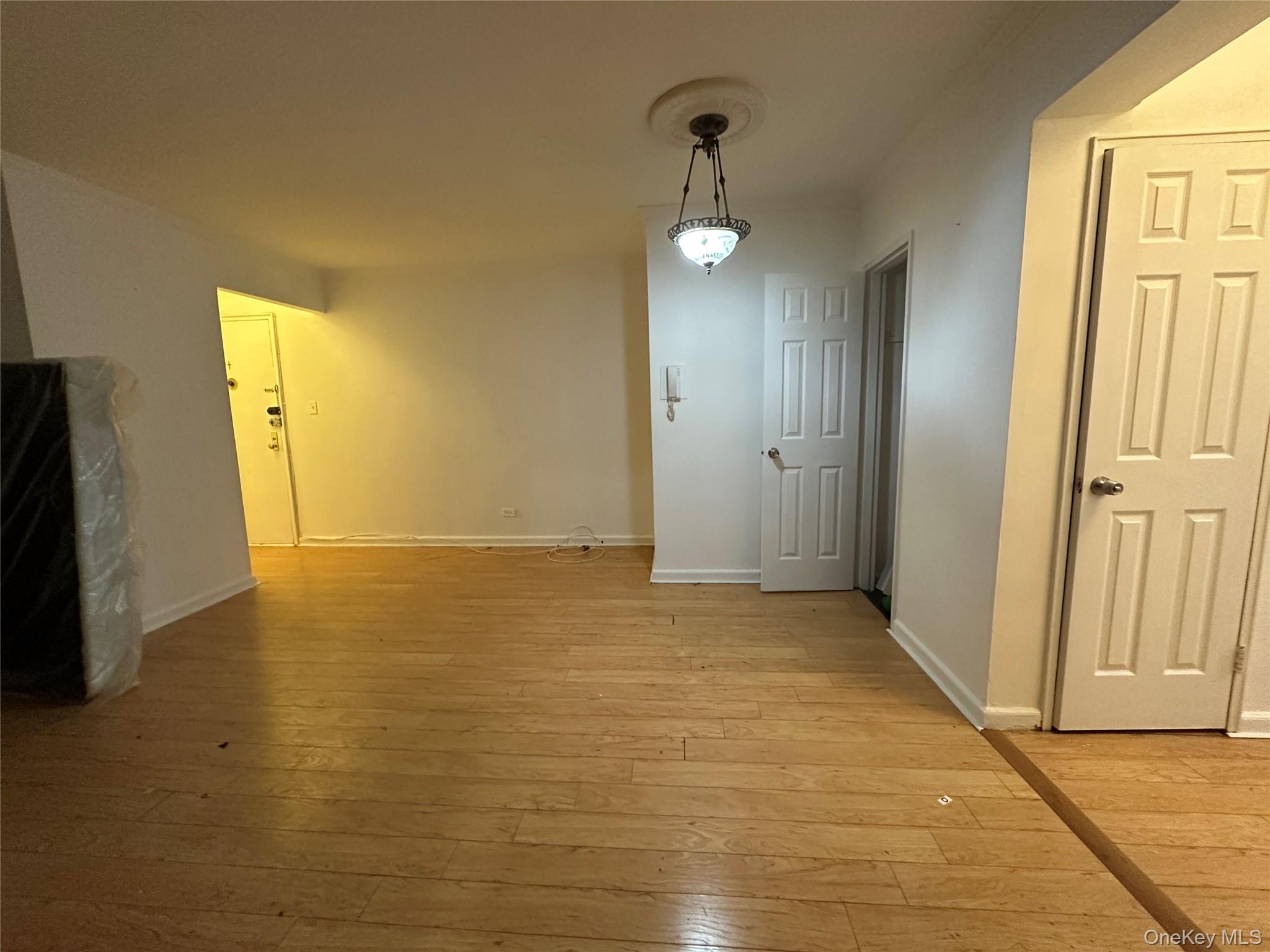 #4 photo, 141-60 84th Road, Briarwood , NY 11435