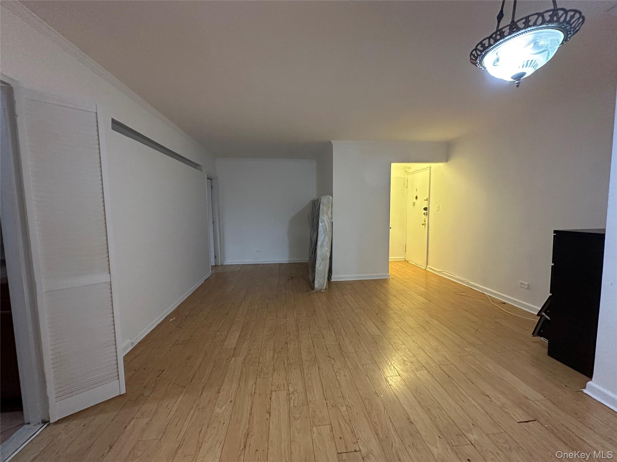 #5 photo, 141-60 84th Road, Briarwood , NY 11435