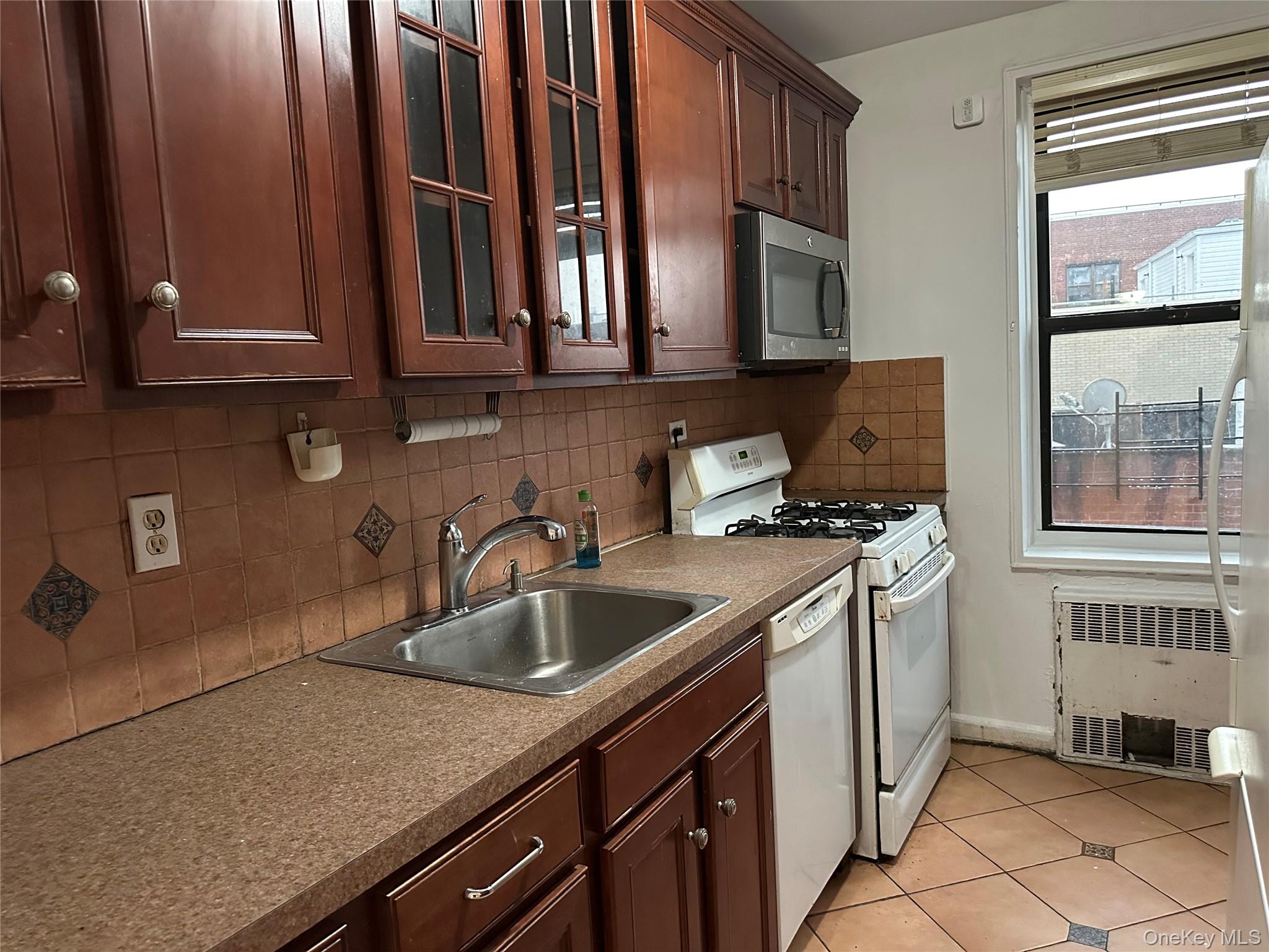 #9 photo, 141-60 84th Road, Briarwood , NY 11435